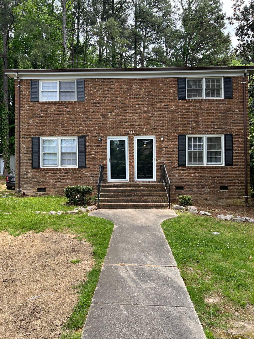 717-b Grove Avenue Property Photo 1