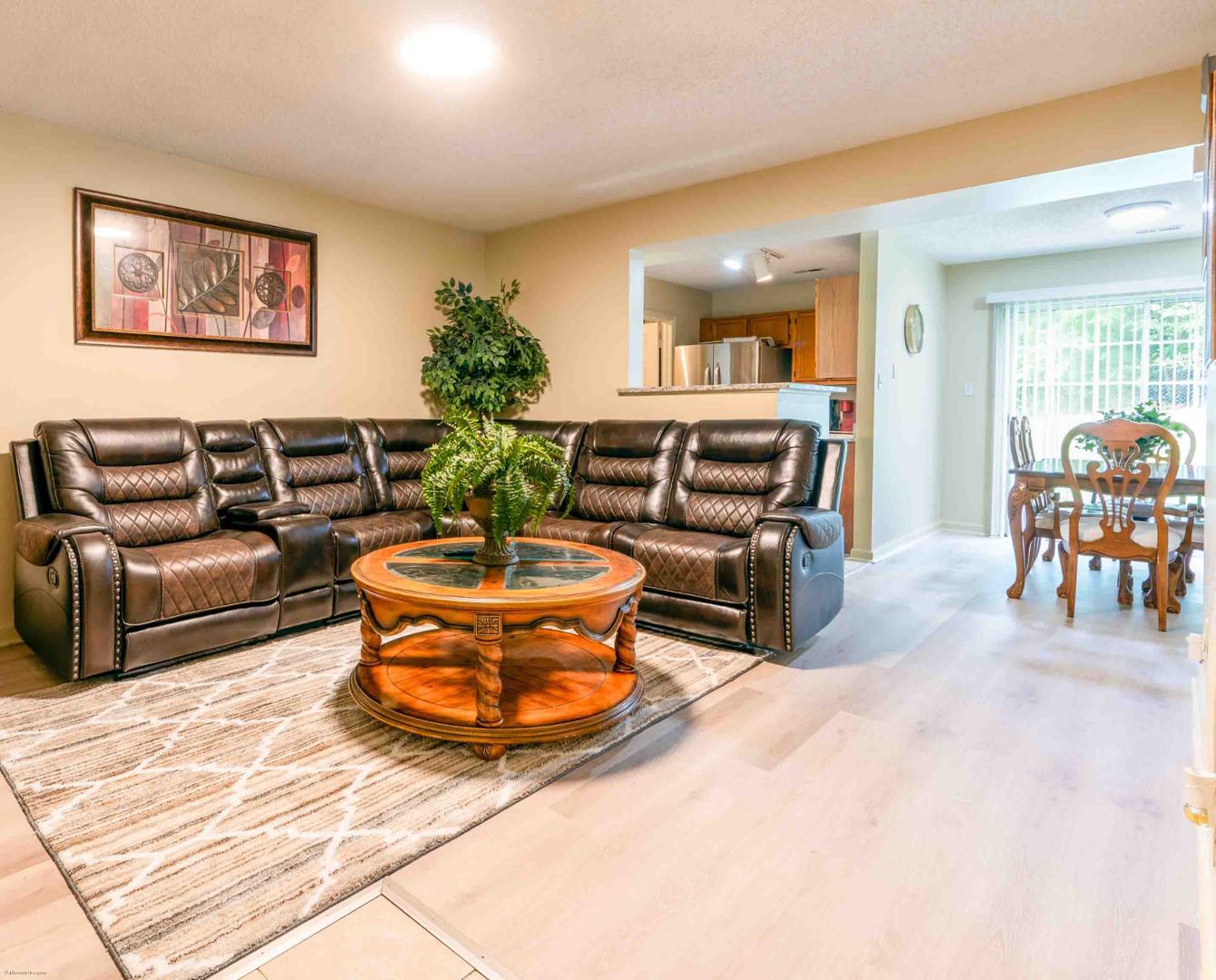 3406 Redgate Drive Property Photo 4