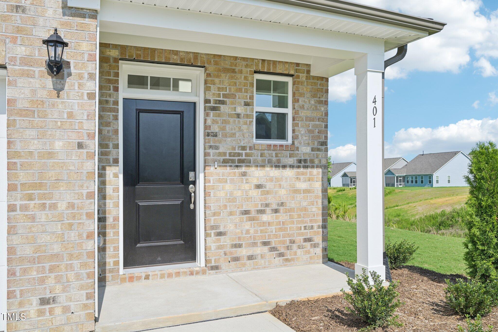 401 Winding Creek Drive Property Photo 4