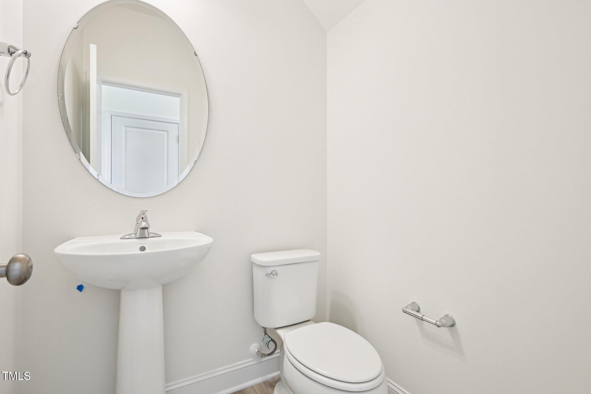 401 Winding Creek Drive Property Photo 12