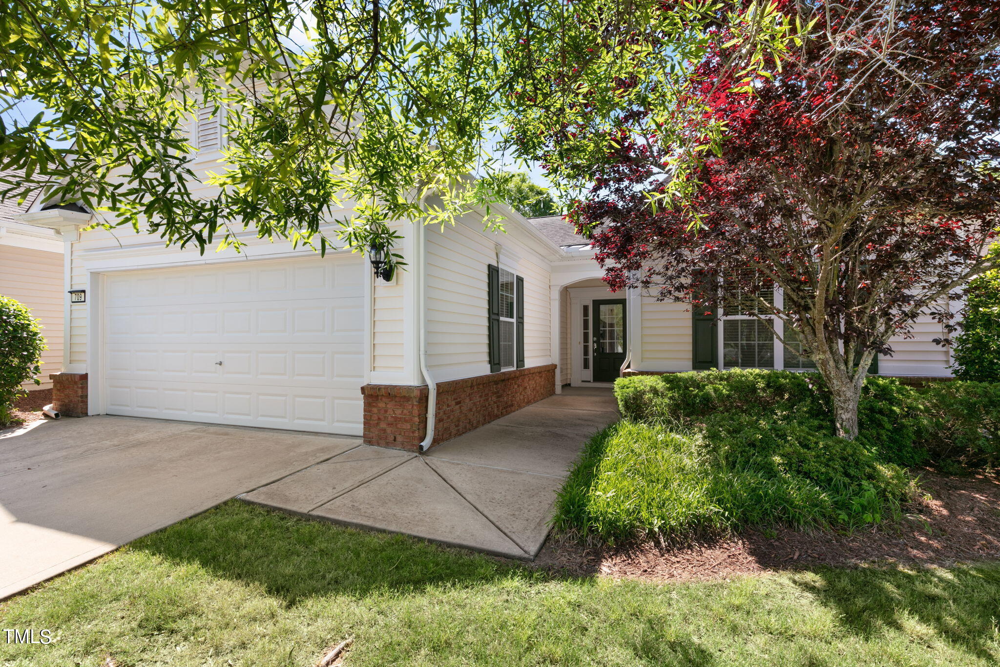 709 Nevins Place Property Photo 1
