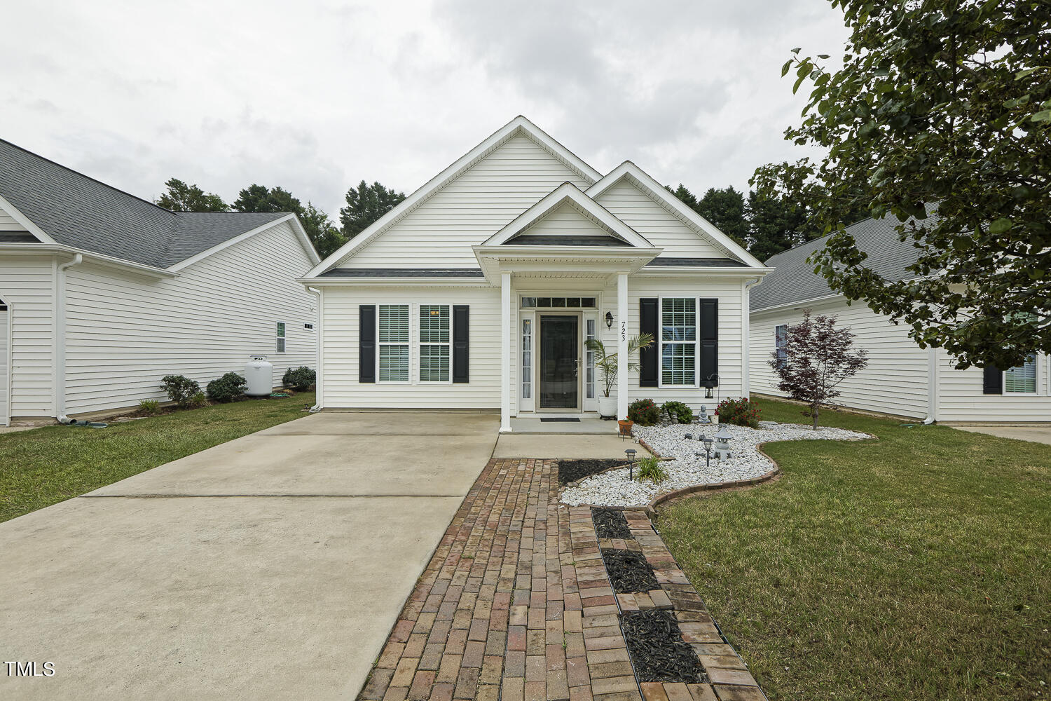 723 Barlang Circle Property Photo 1
