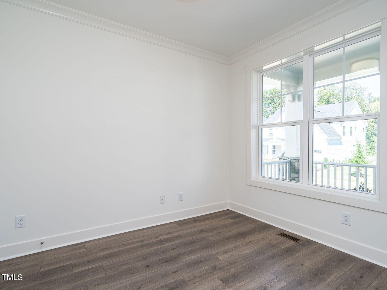 1717 Grassy Falls Lane Property Photo 10