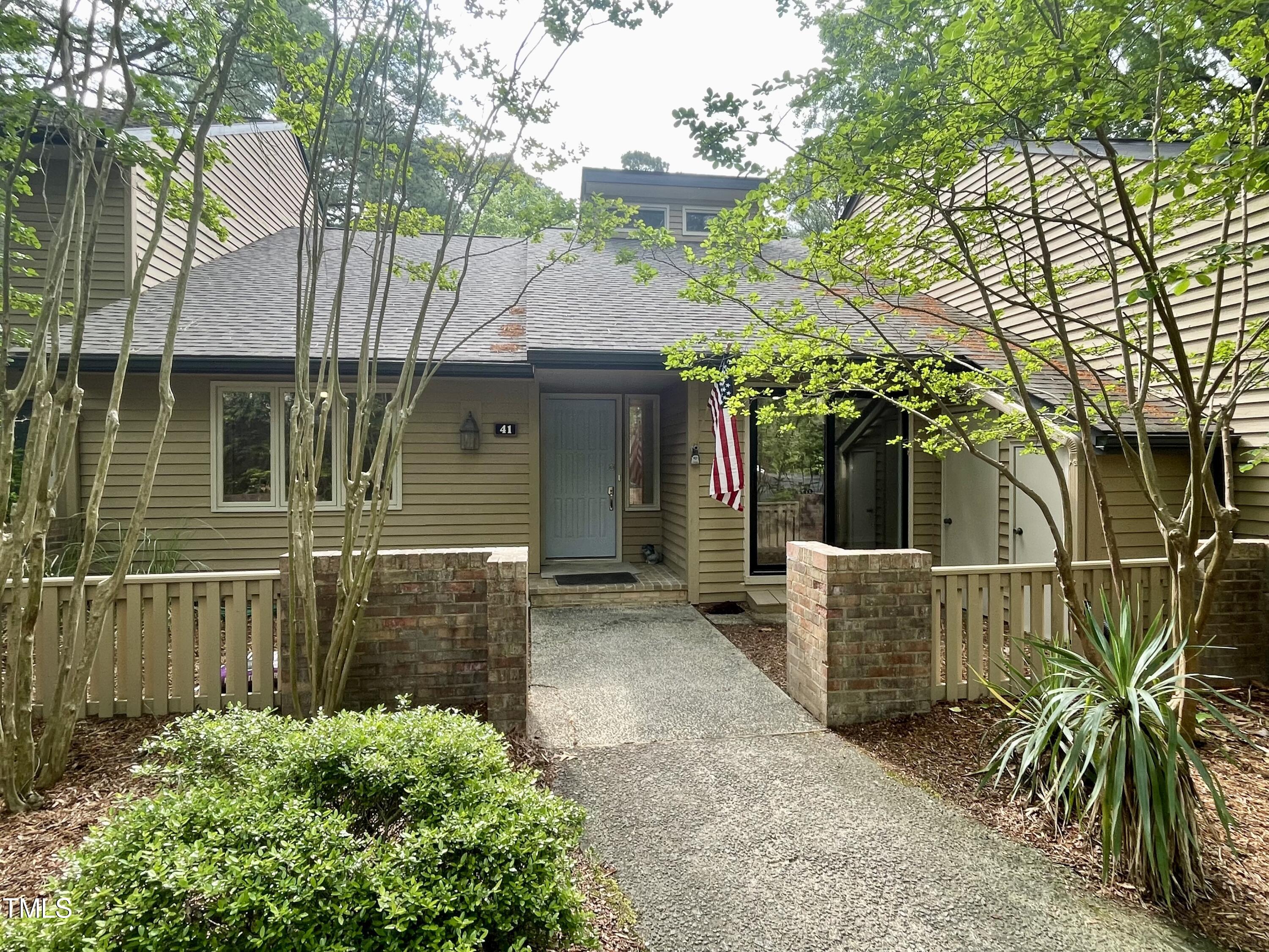 41 Glenmore Drive Property Photo 1