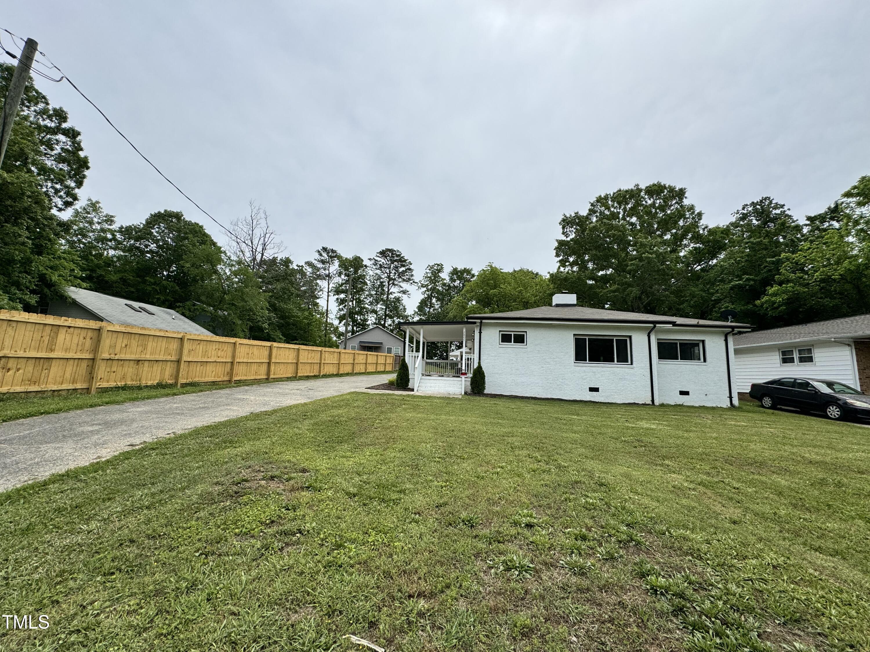 2807 Beechwood Drive Property Photo 1