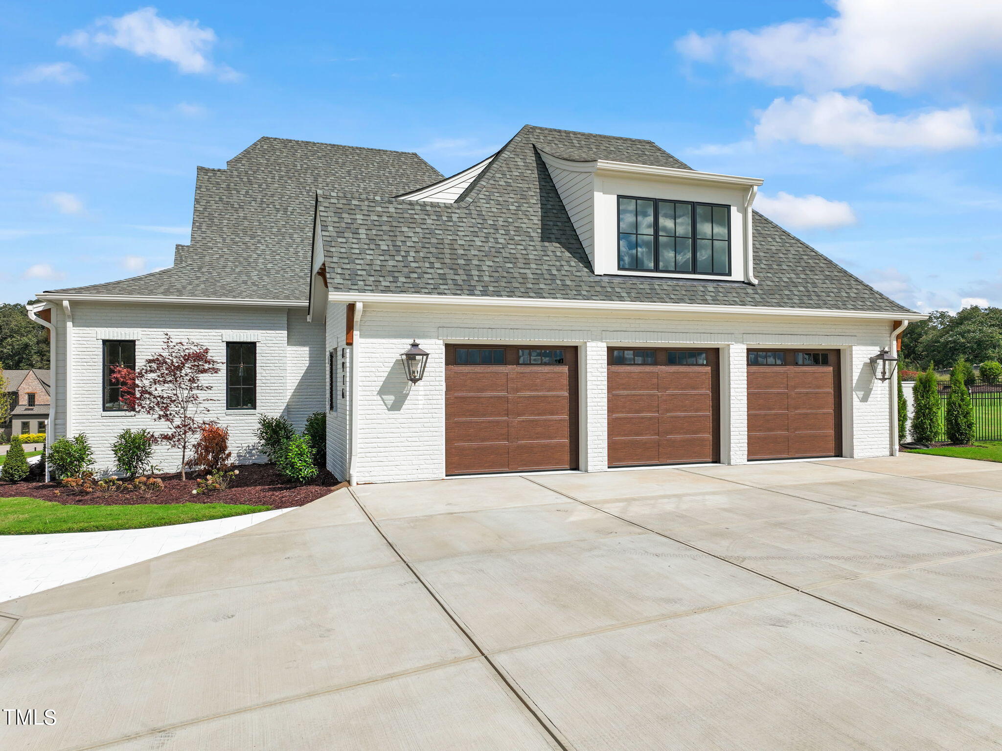 8916 Grand Highland Way Property Photo 3