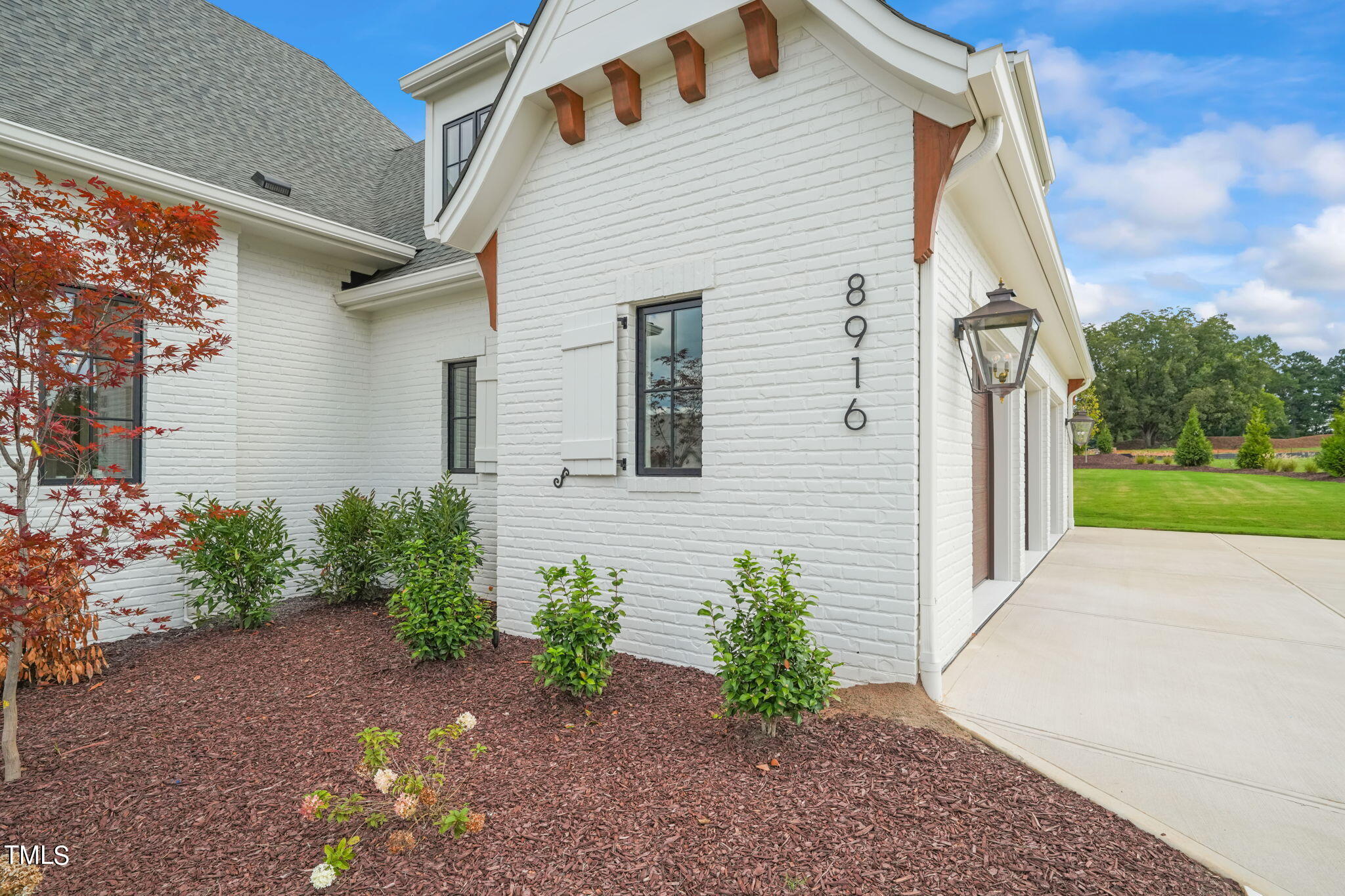 8916 Grand Highland Way Property Photo 5