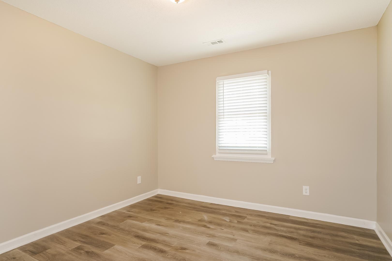 1110 Allgood Street Property Photo 12