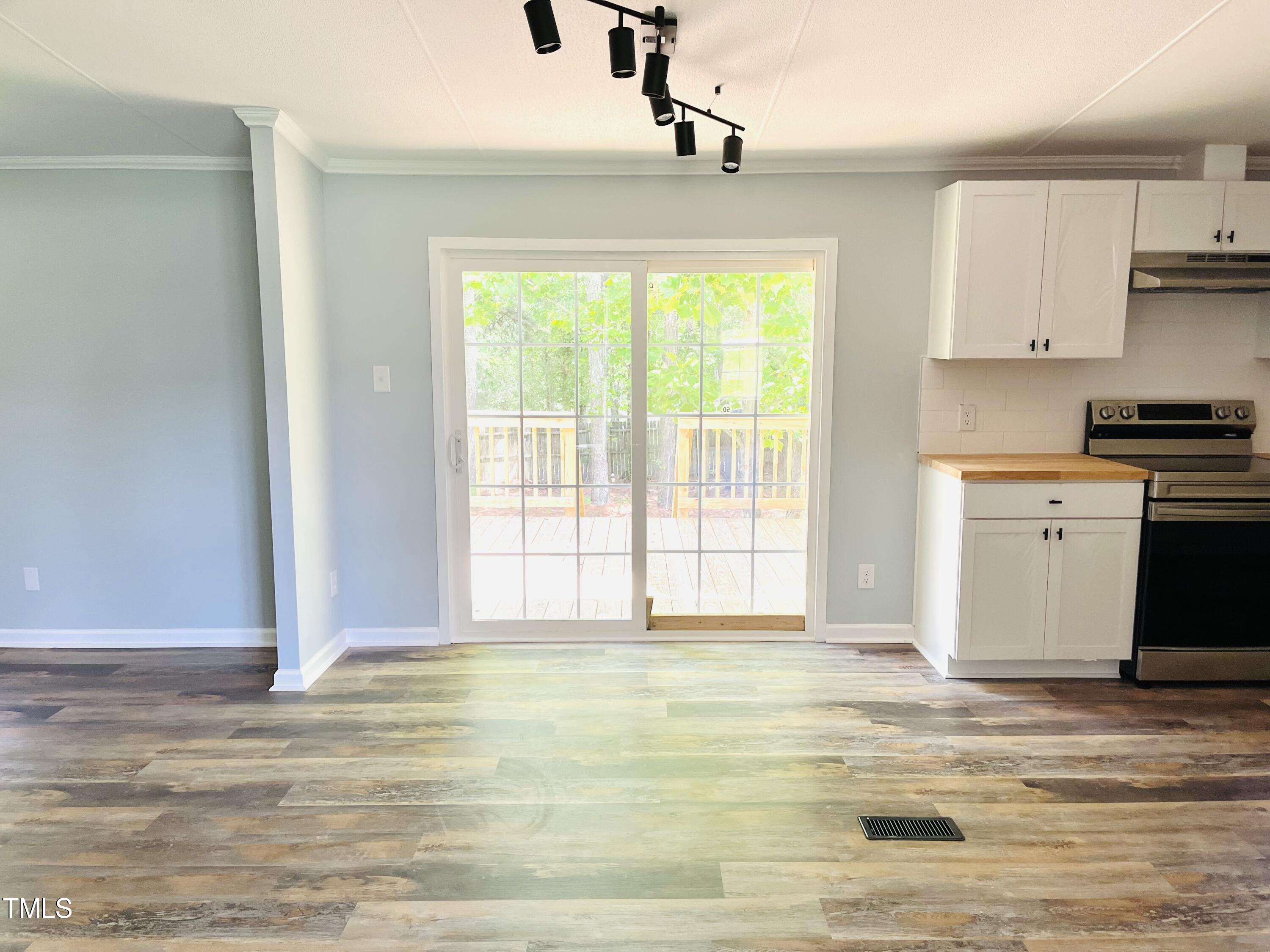1686 Briggs Road Property Photo 15