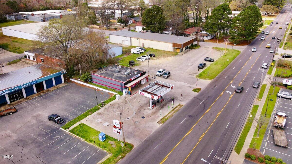 111 Hines Street W Property Photo 21