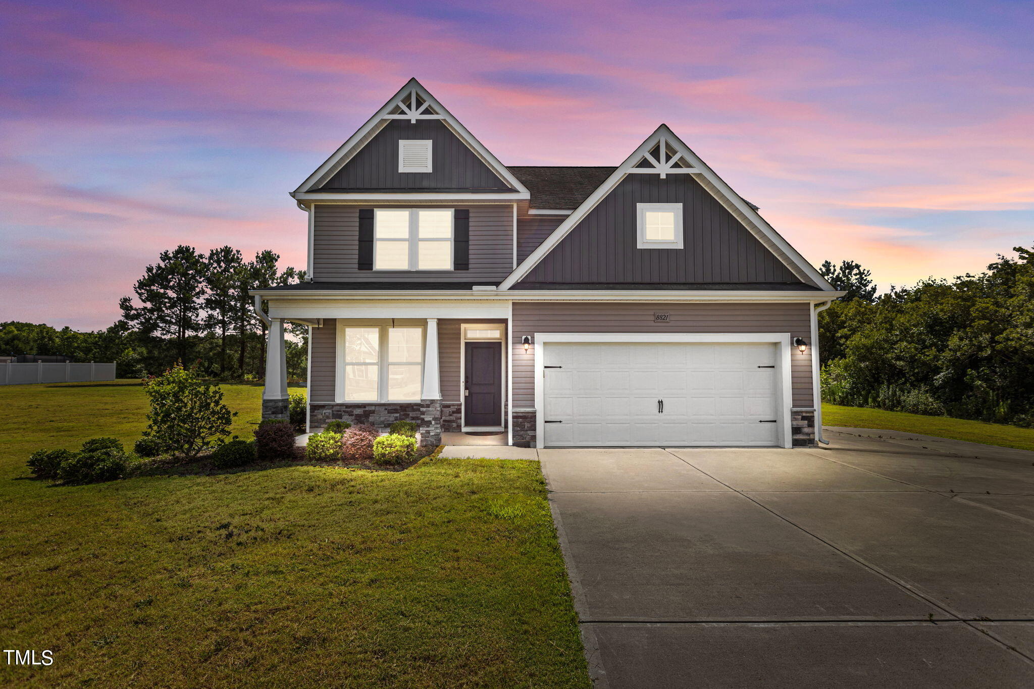 8821 Arched Wing Way Property Photo 1