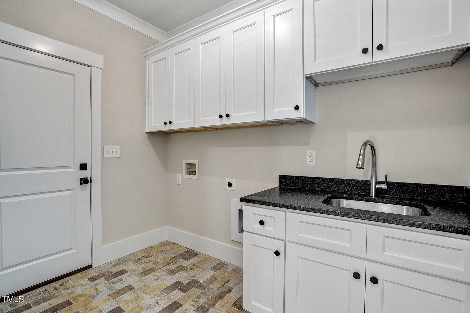 112 Lambert Lane Property Photo 10