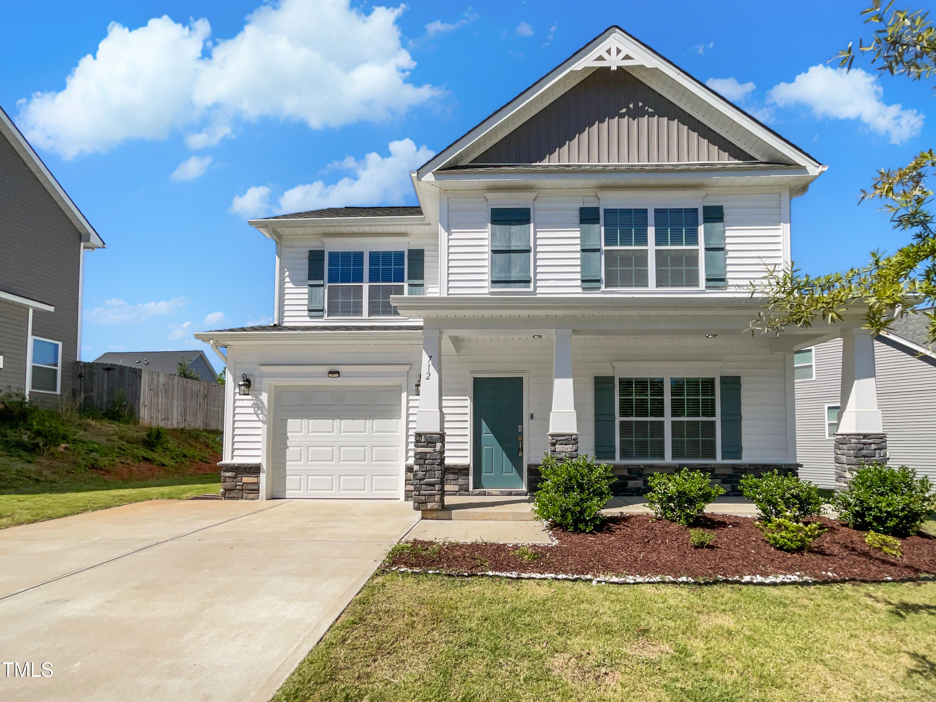 712 Lakemont Drive Property Photo 1