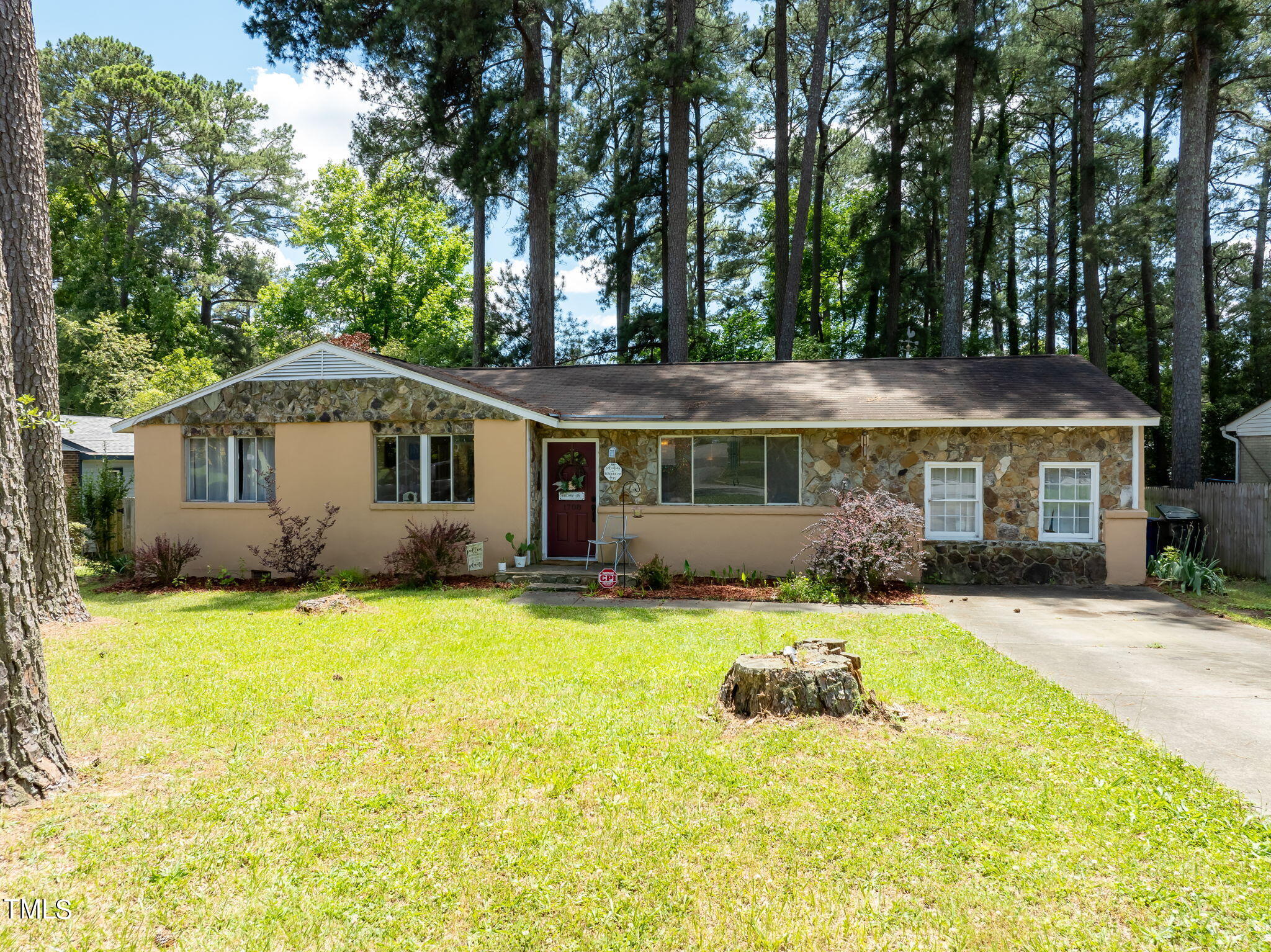 1708 Tee Dee Street Property Photo 1
