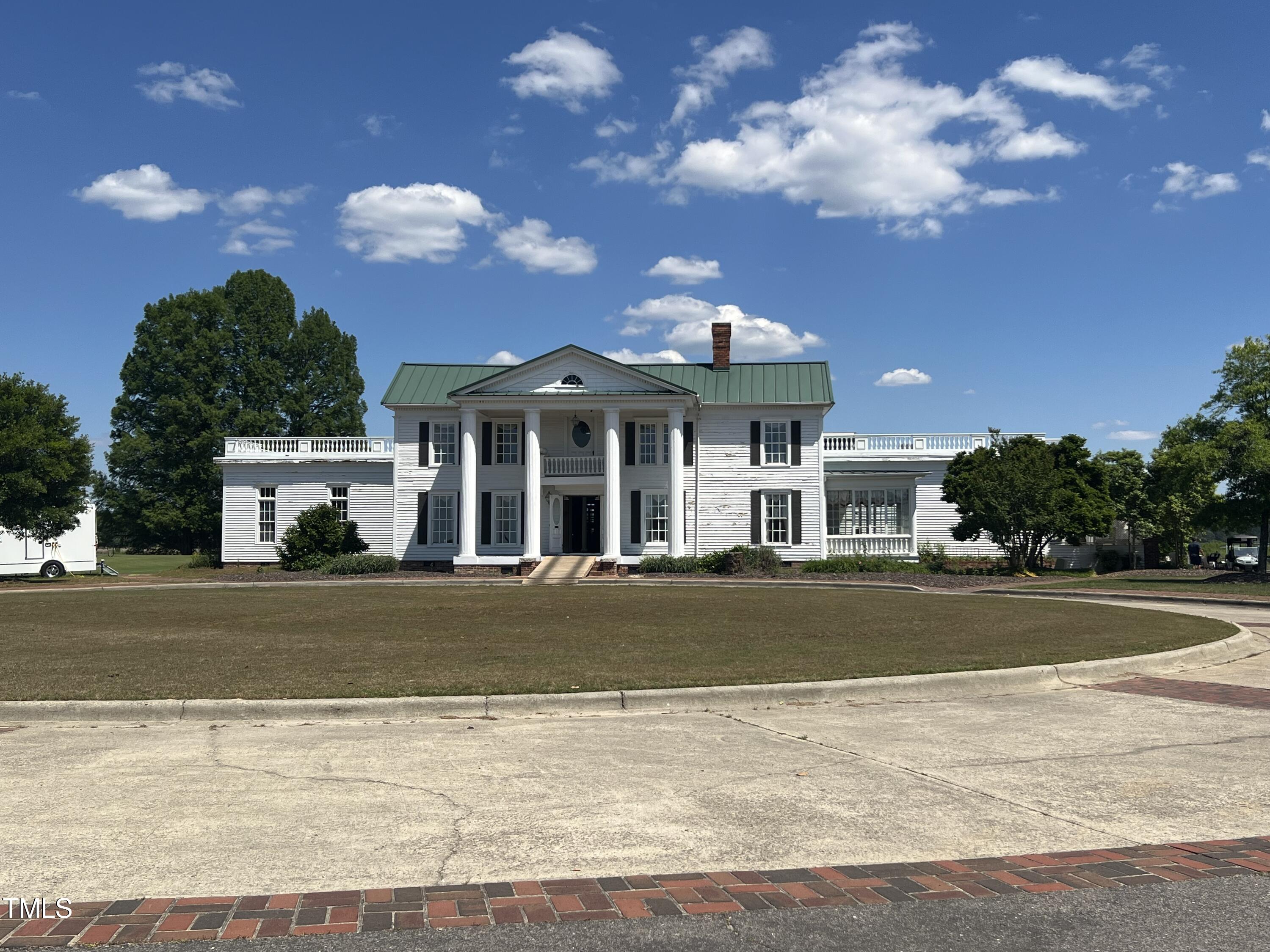 242 Sanderling Road Property Photo 3