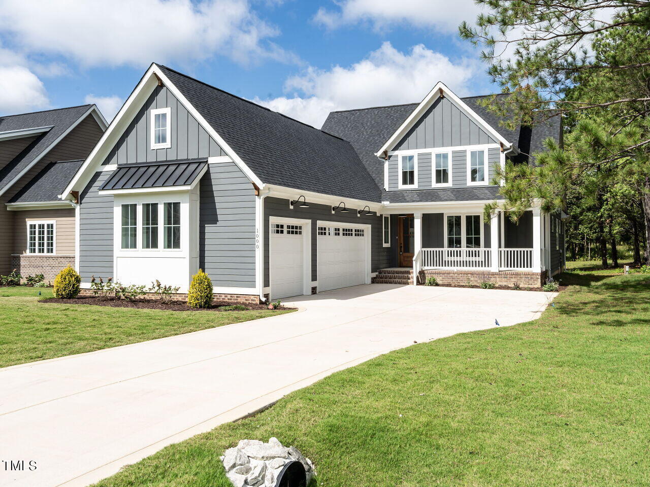 1000 Azalea Garden Circle Property Photo 1