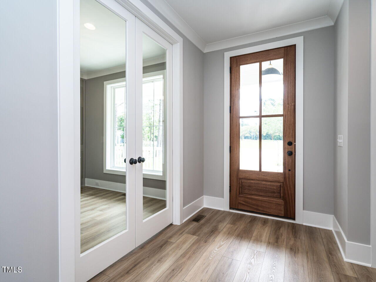1000 Azalea Garden Circle Property Photo 4