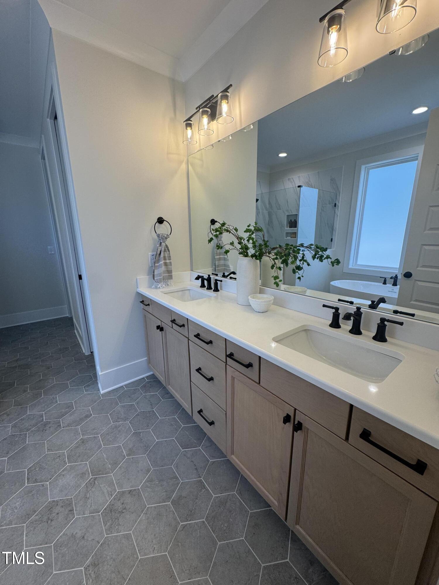1000 Azalea Garden Circle Property Photo 13