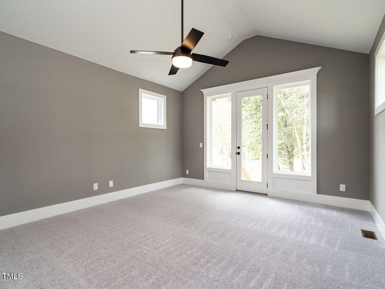 1000 Azalea Garden Circle Property Photo 27