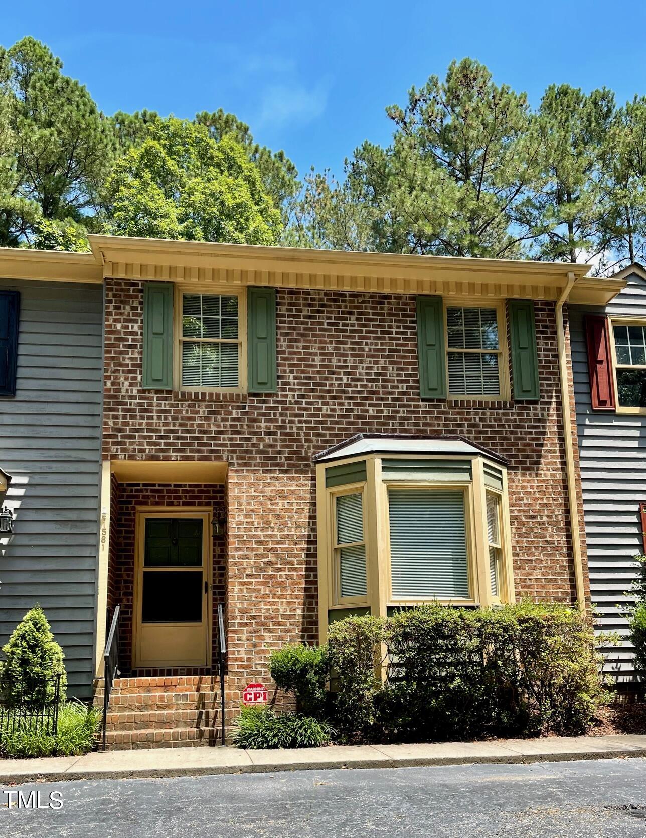 1581 Graham Avenue # 3 Property Photo 1