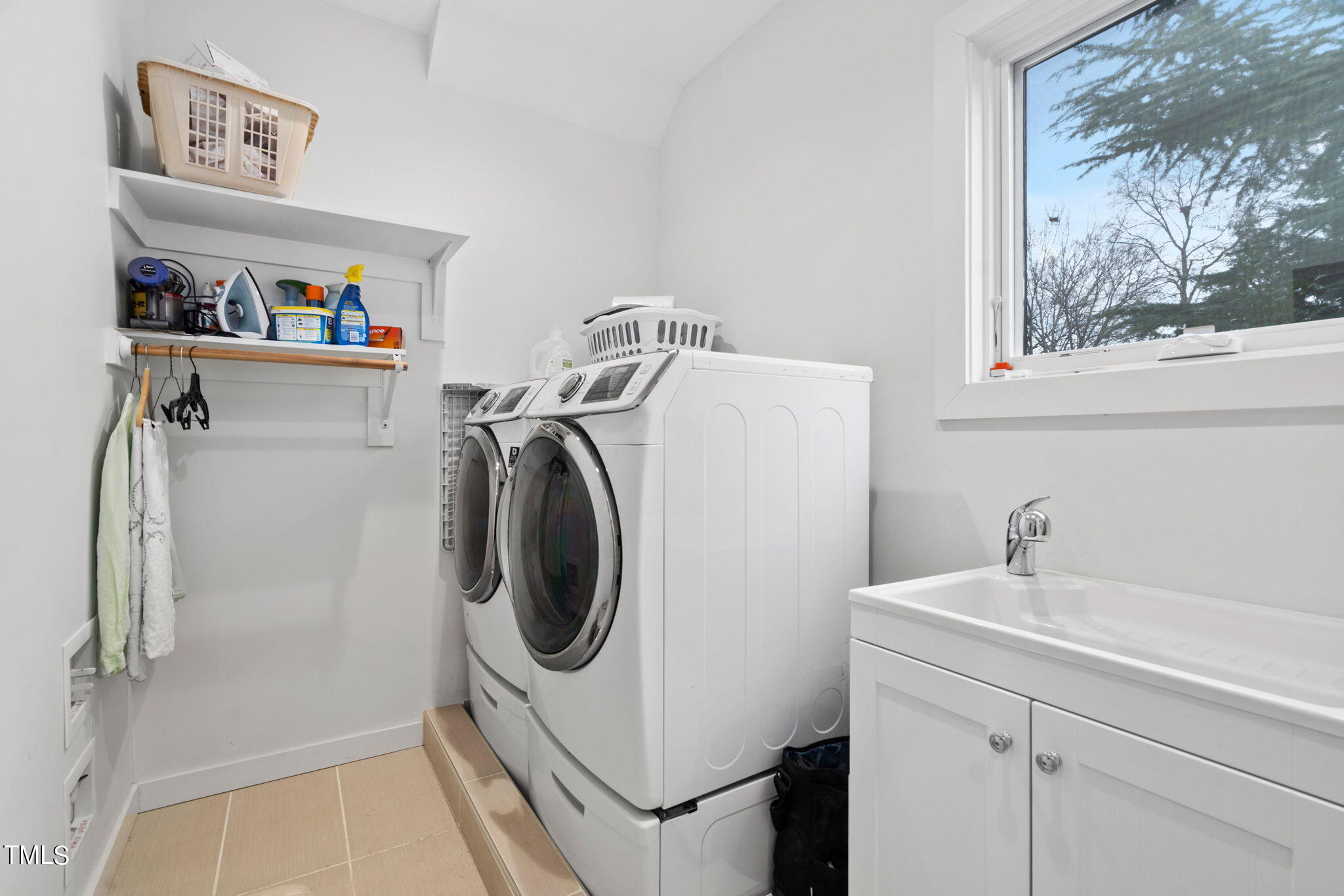 617 Tower Street Property Photo 23