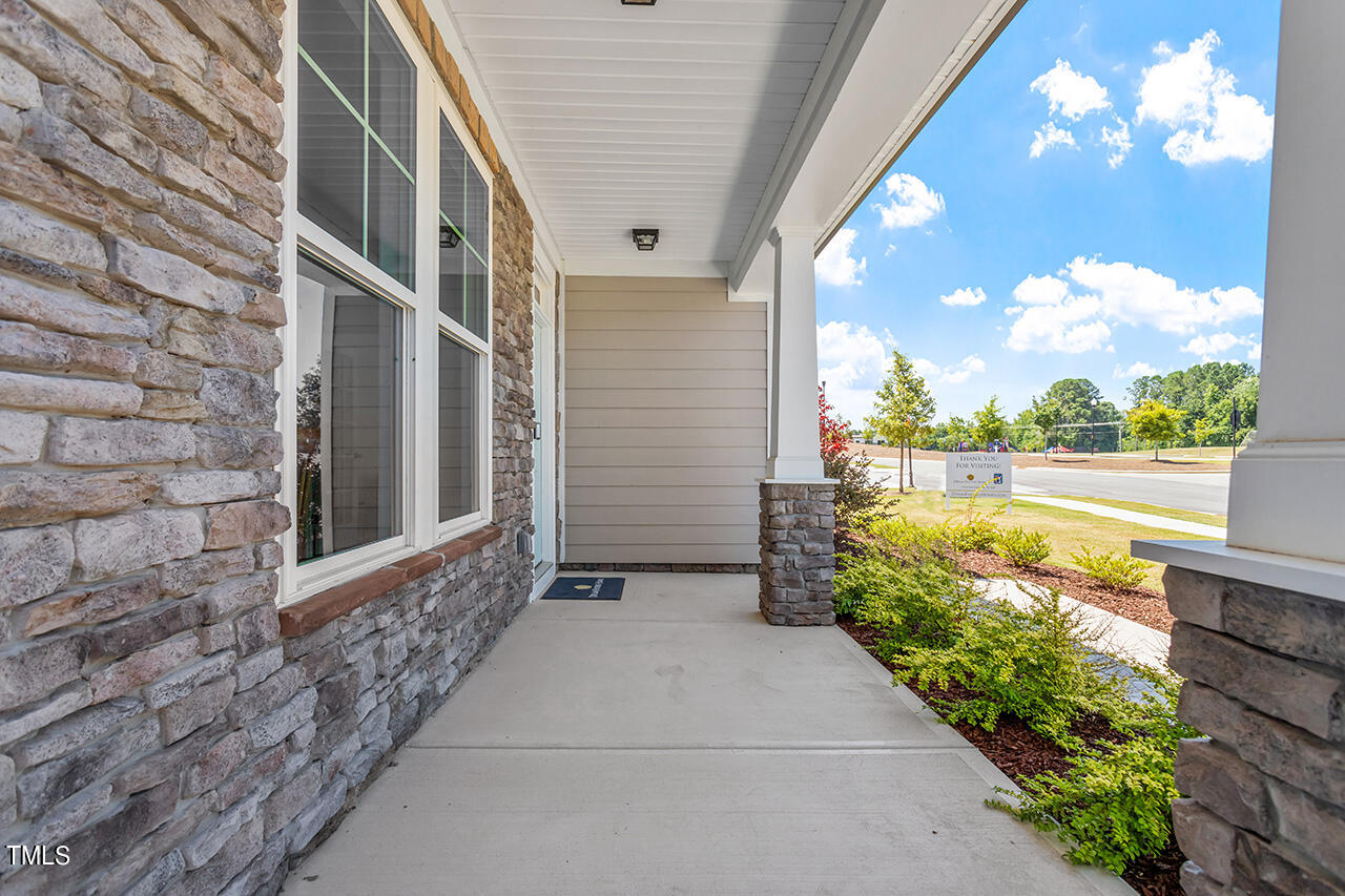 541 Henham Way Property Photo 6