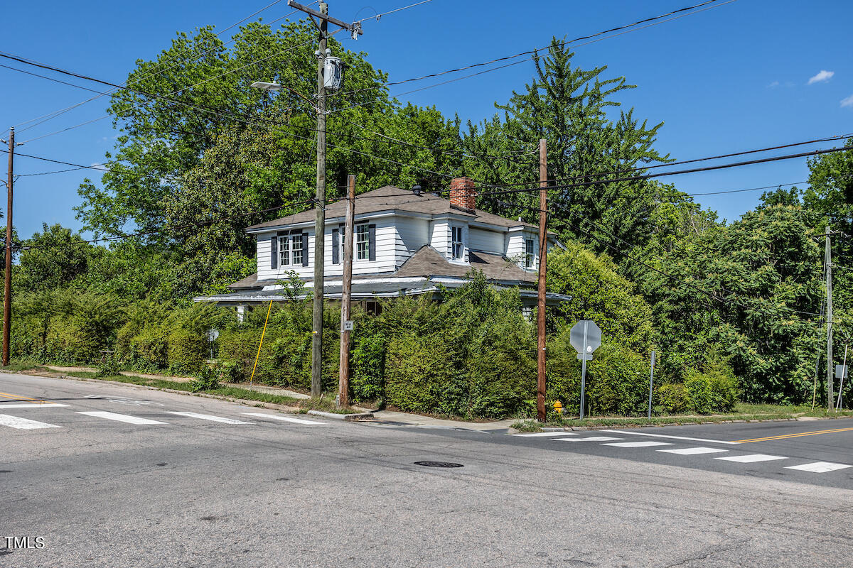 527 S East Street Property Photo 7
