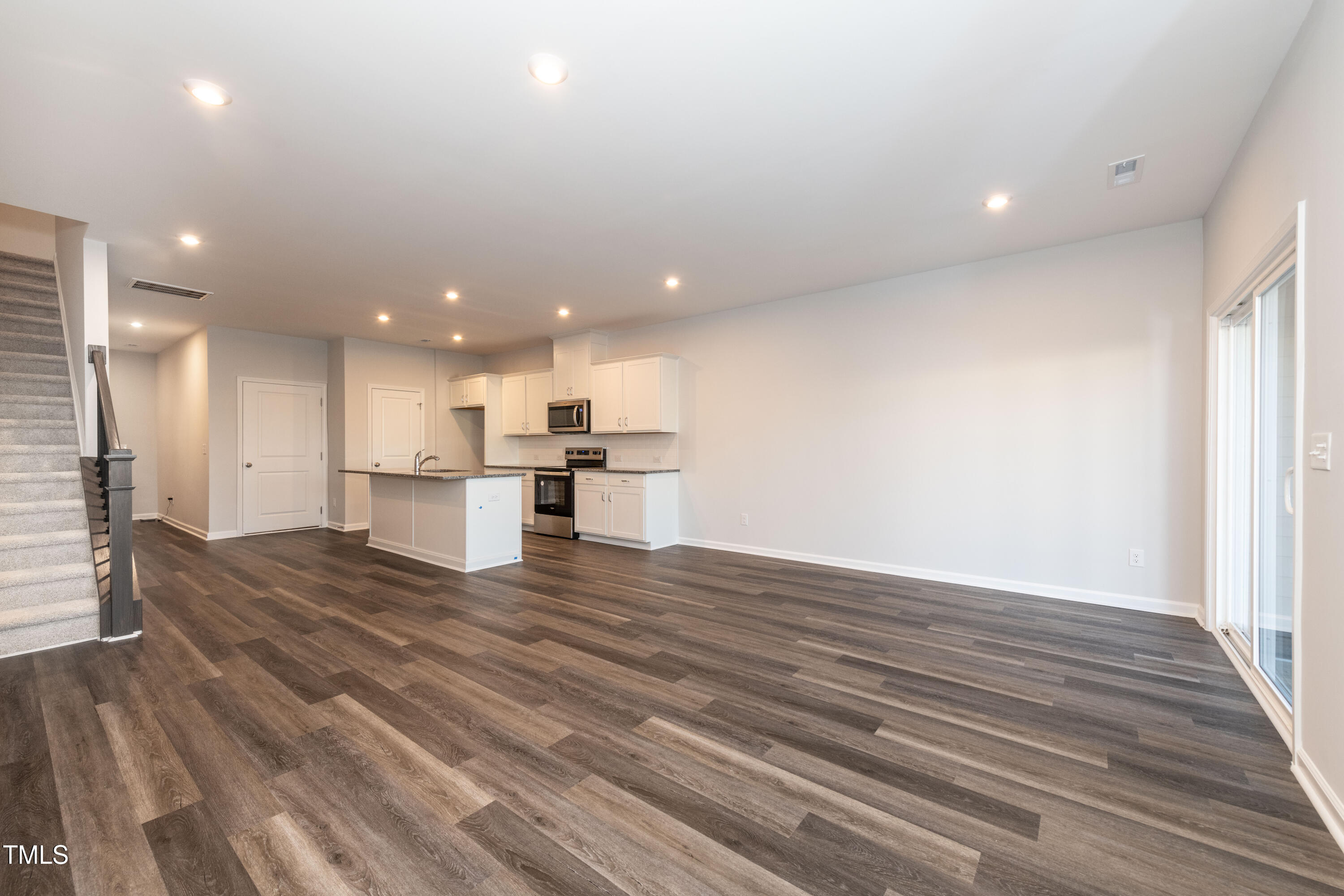 569 Marthas Vw Way Property Photo 3