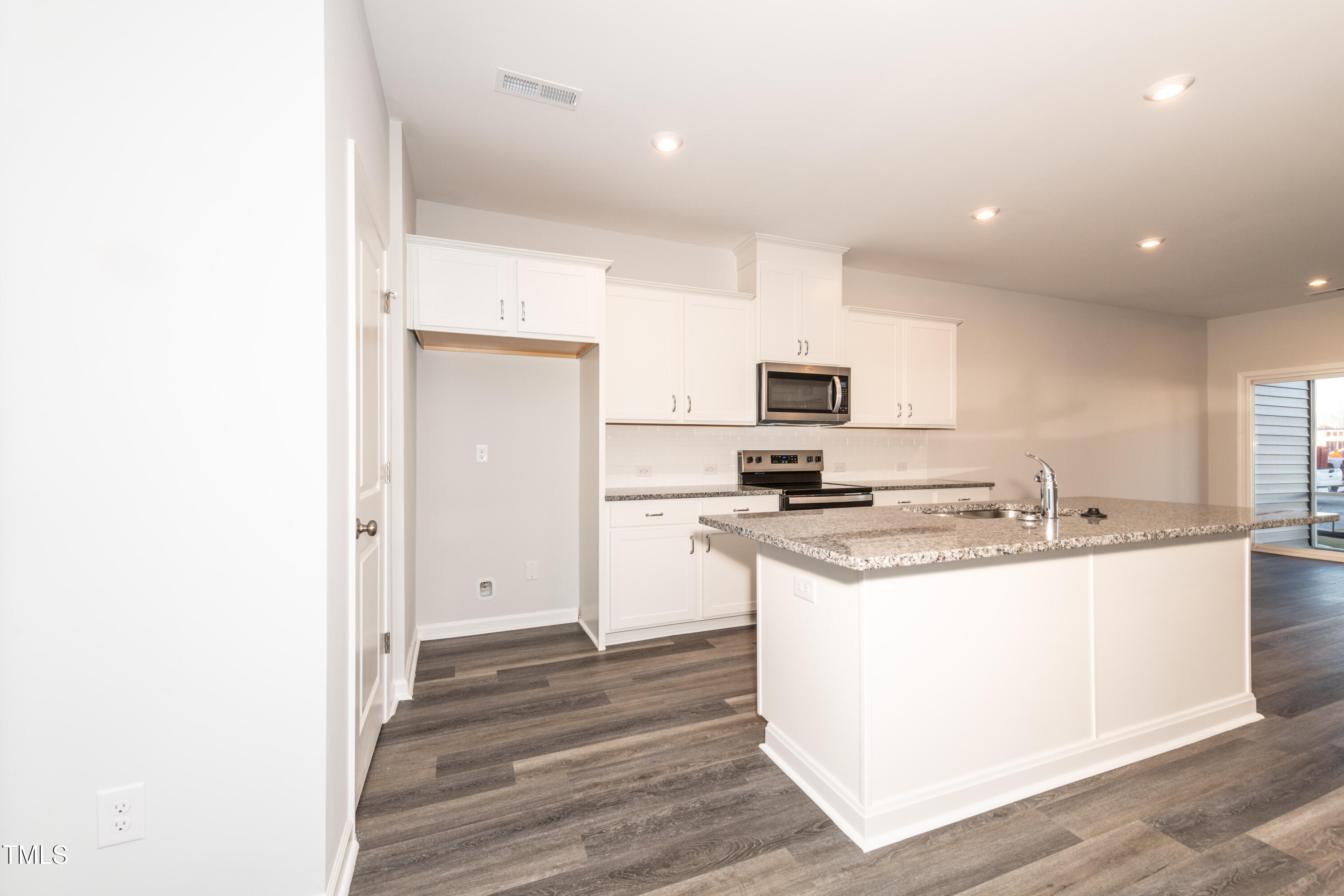 569 Marthas Vw Way Property Photo 10