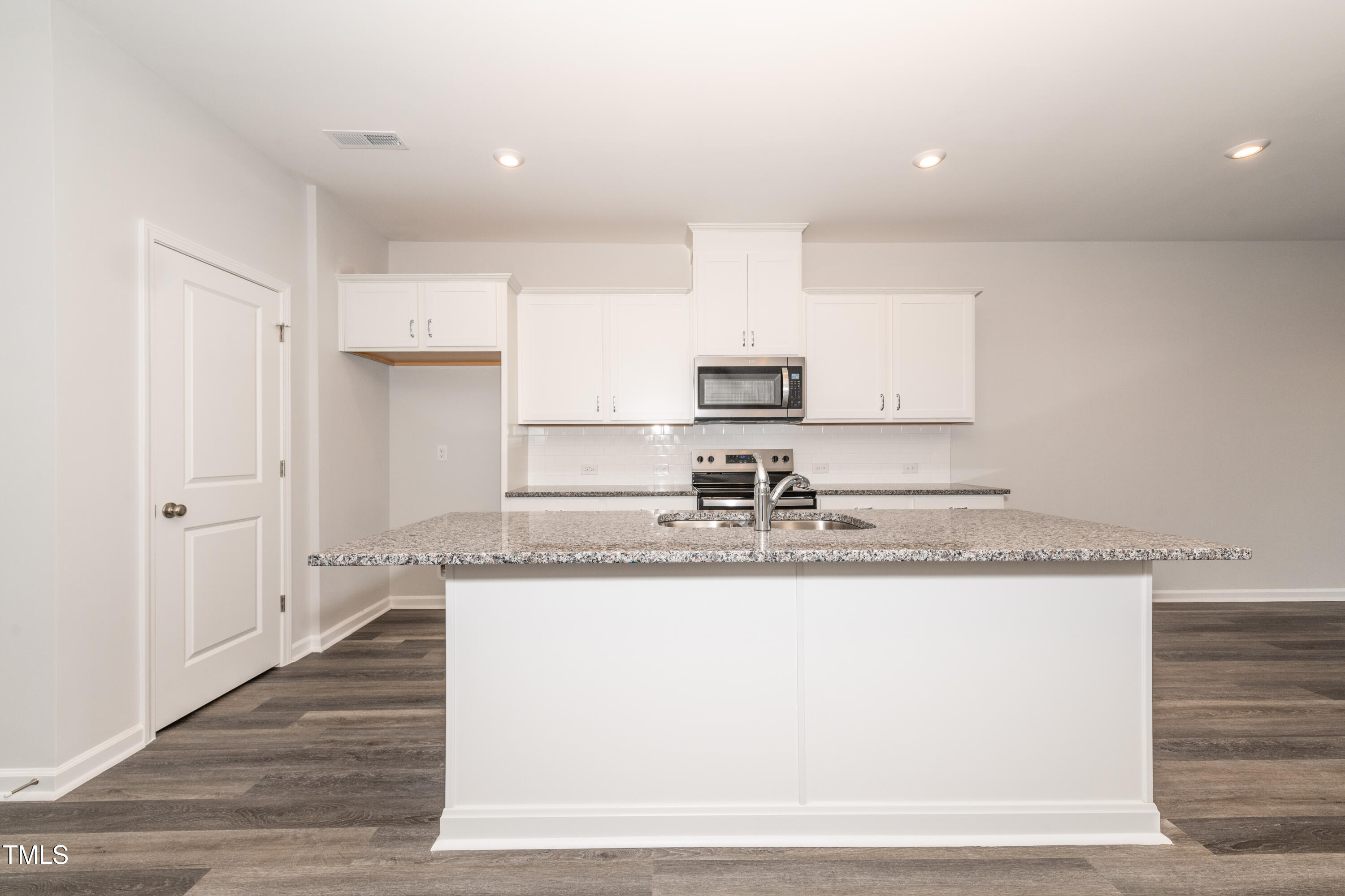 569 Marthas Vw Way Property Photo 13