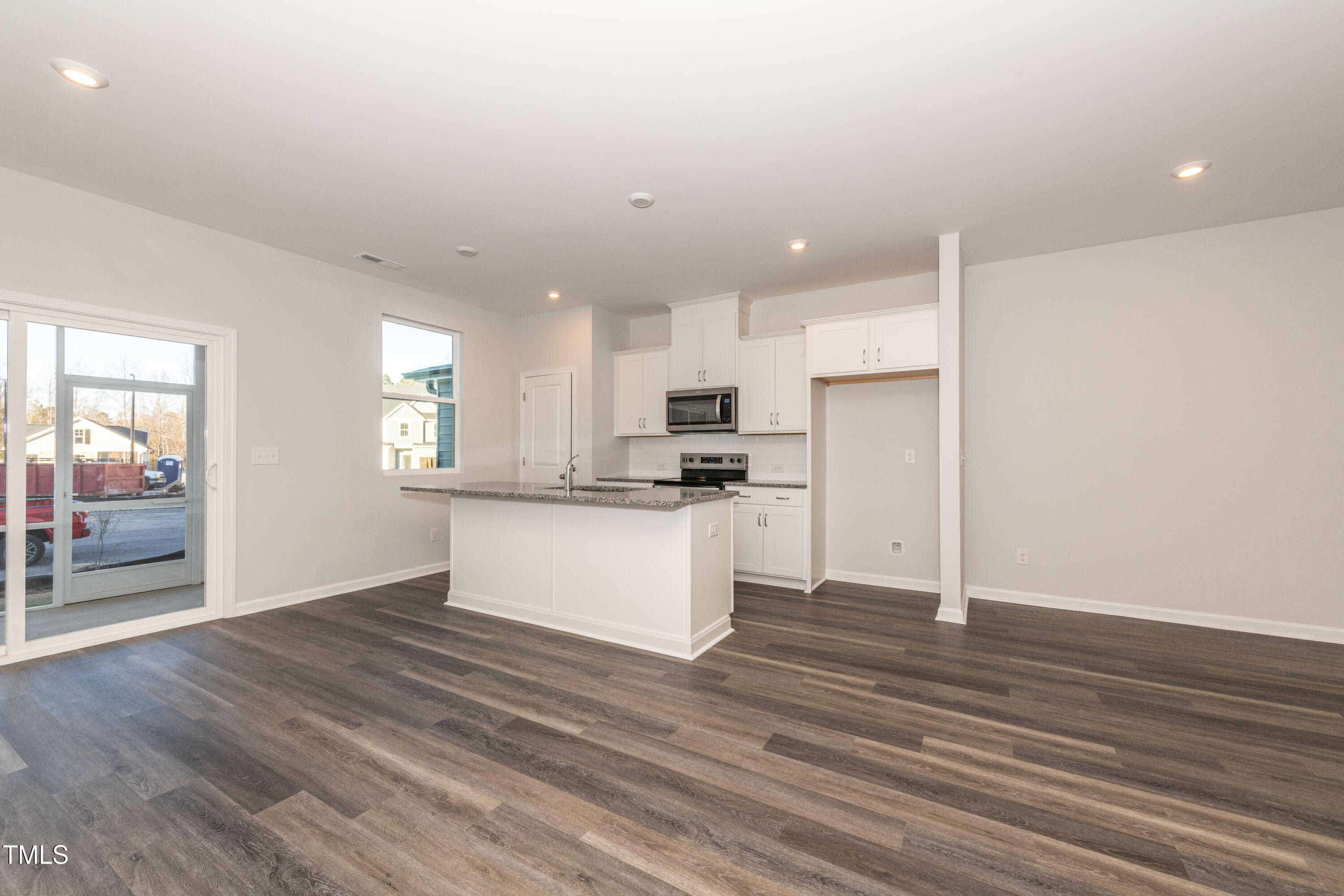 567 Marthas Vw Way Property Photo 3