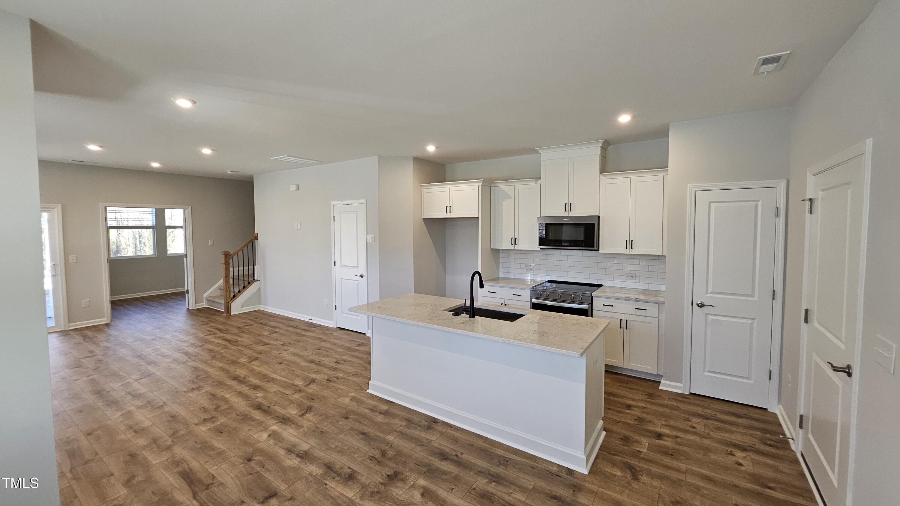 1328 Bessie Court Property Photo 3