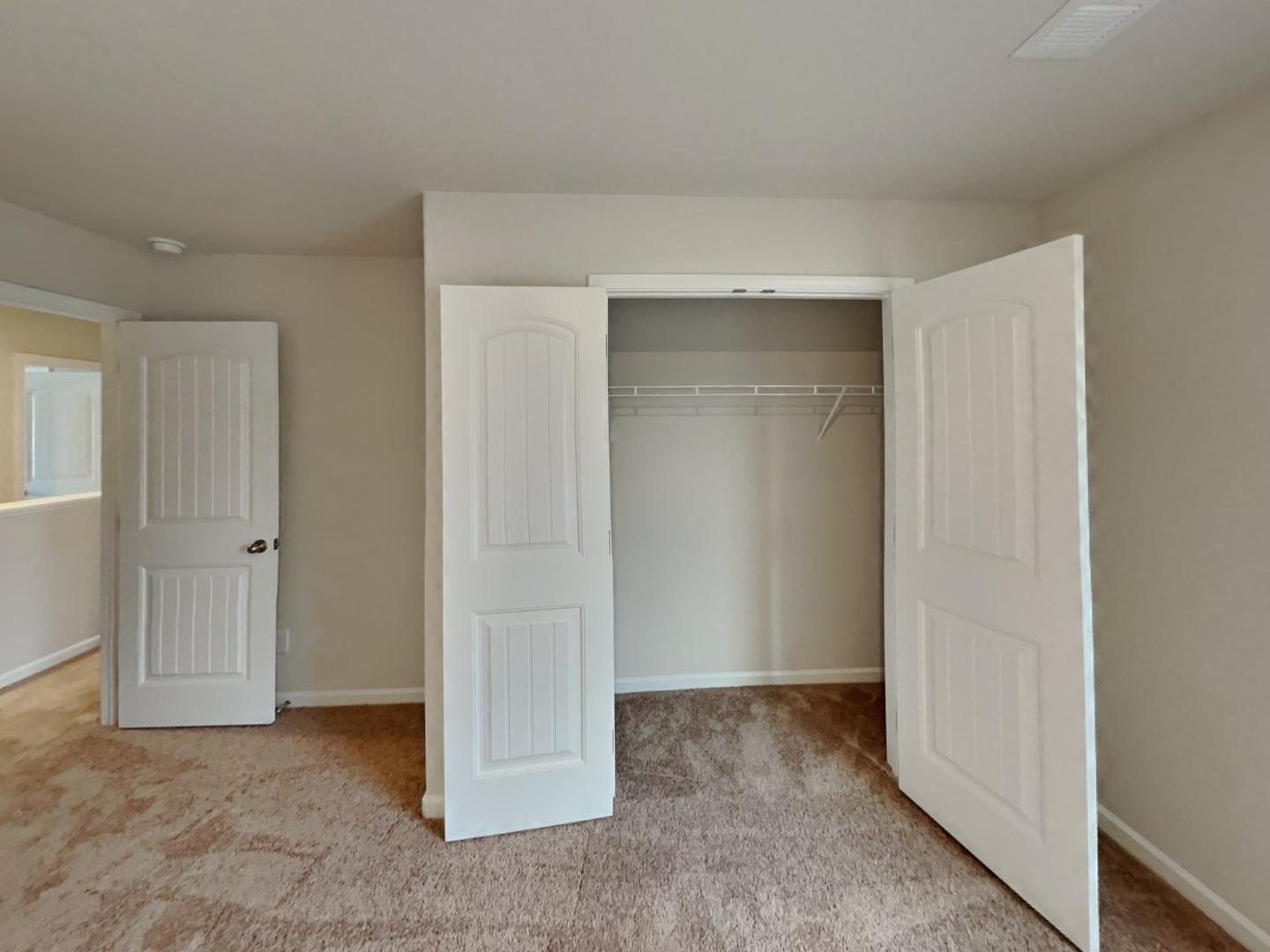 195 Royal Meadow Drive Property Photo 13