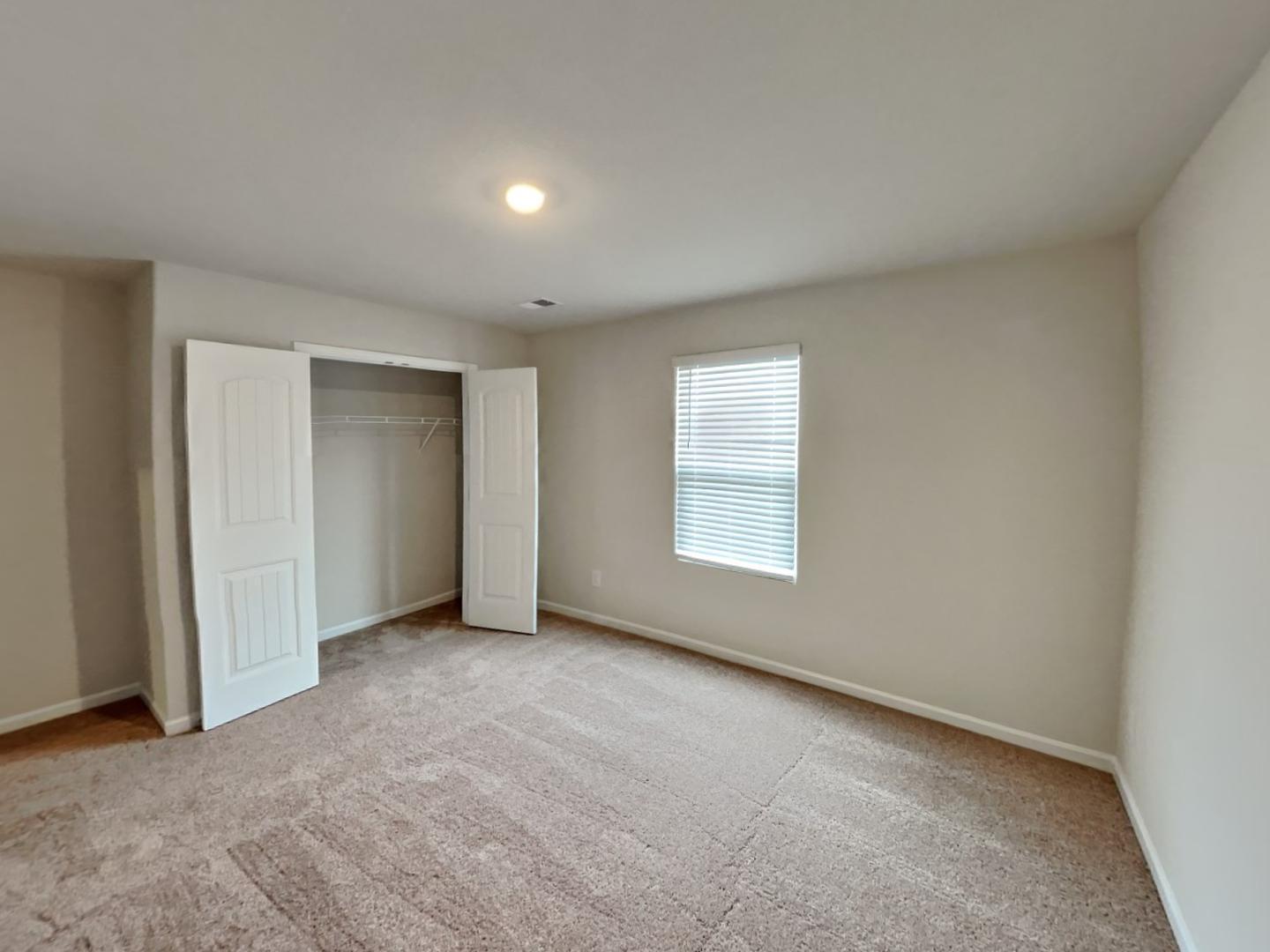 195 Royal Meadow Drive Property Photo 14