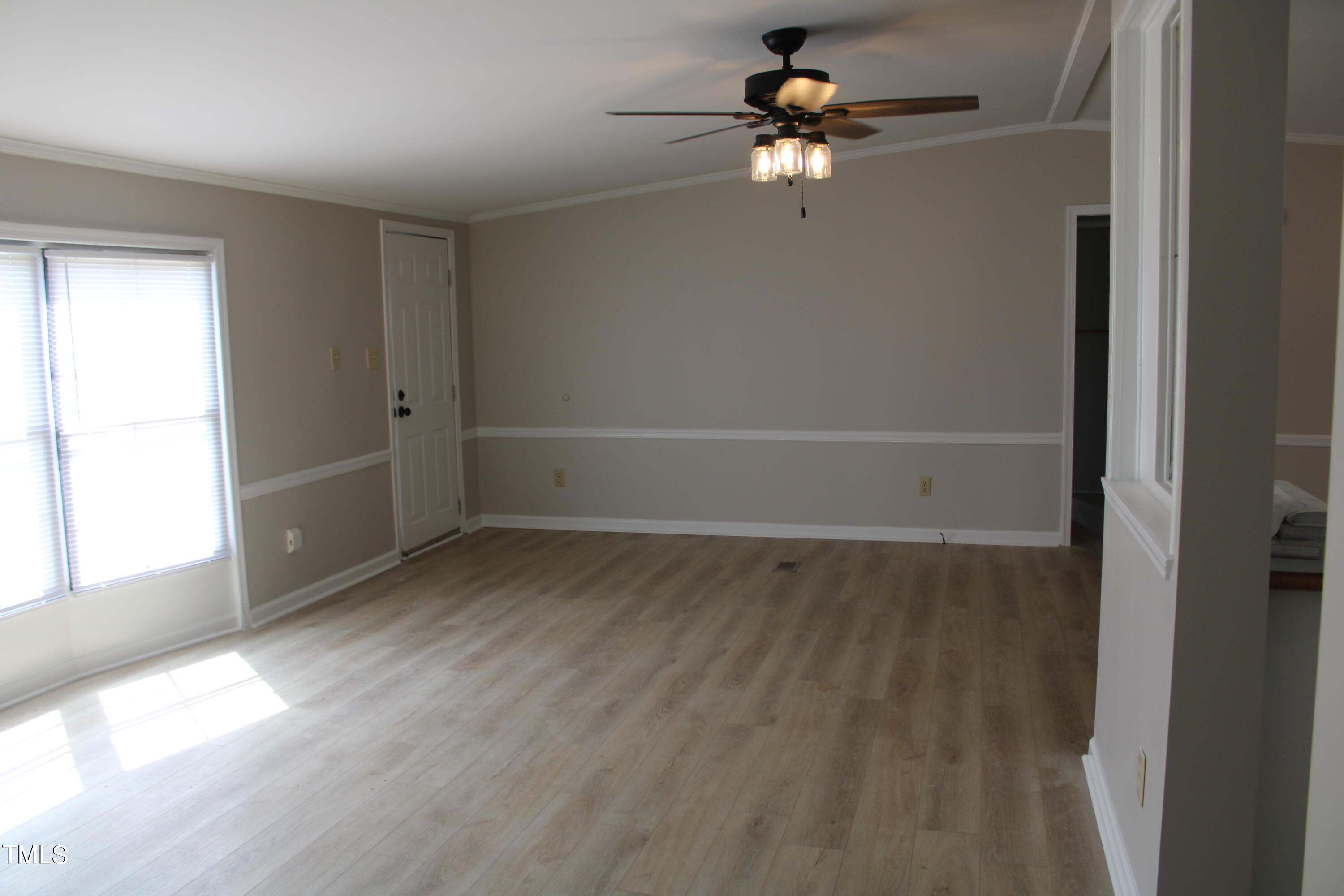 515 W 7th Street Property Photo 19