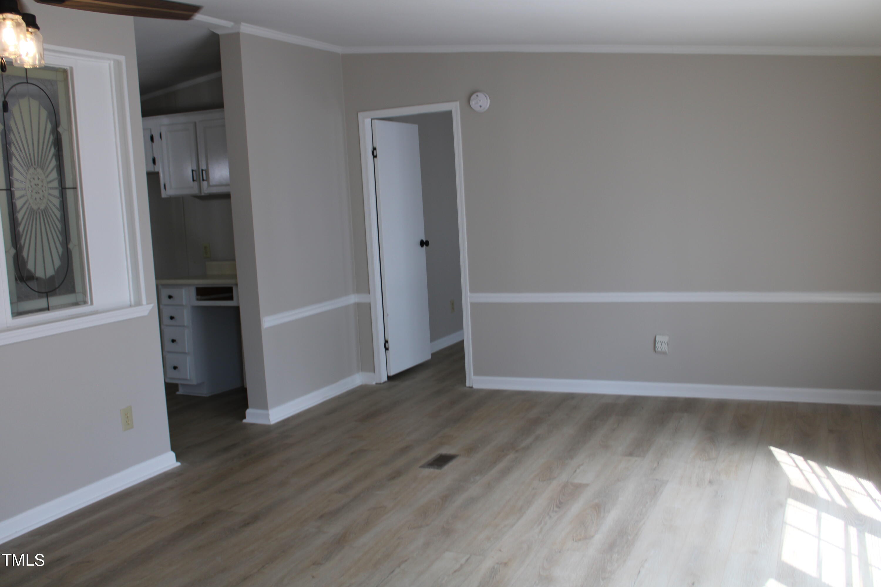 515 W 7th Street Property Photo 20