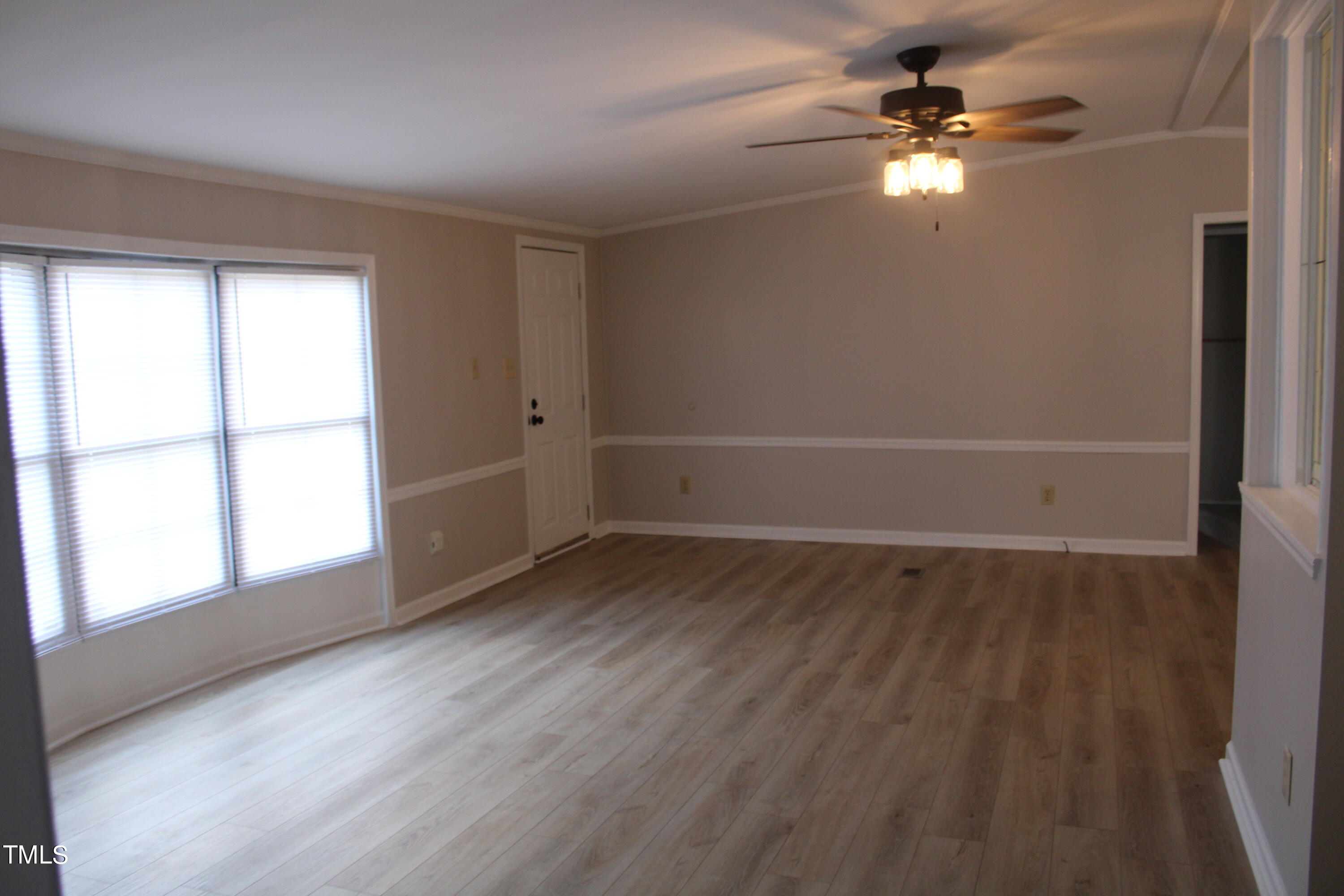 515 W 7th Street Property Photo 21