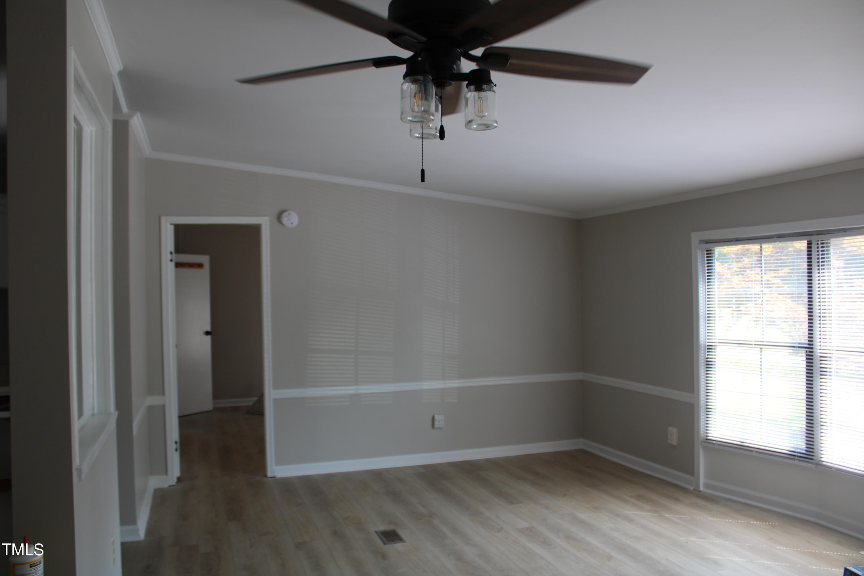 515 W 7th Street Property Photo 23
