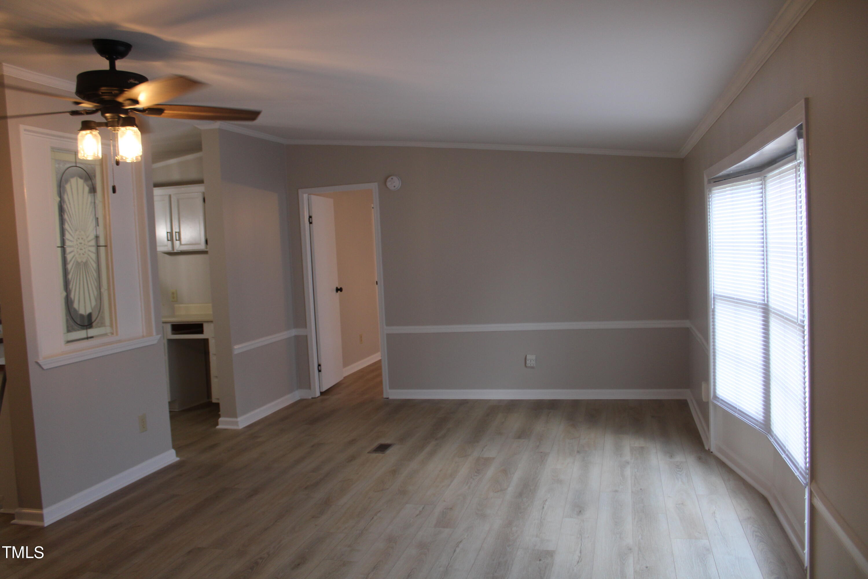 515 W 7th Street Property Photo 25