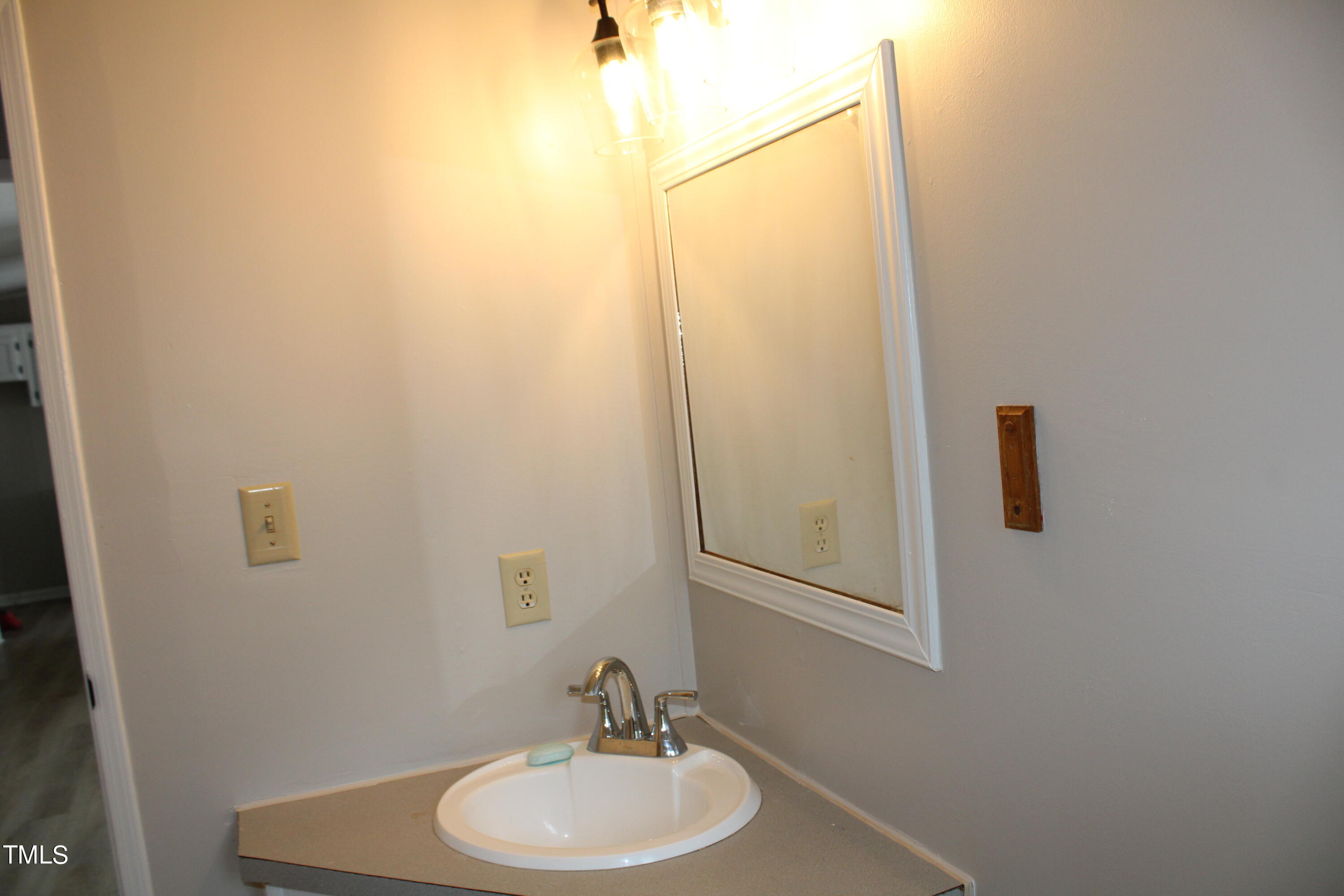 515 W 7th Street Property Photo 55