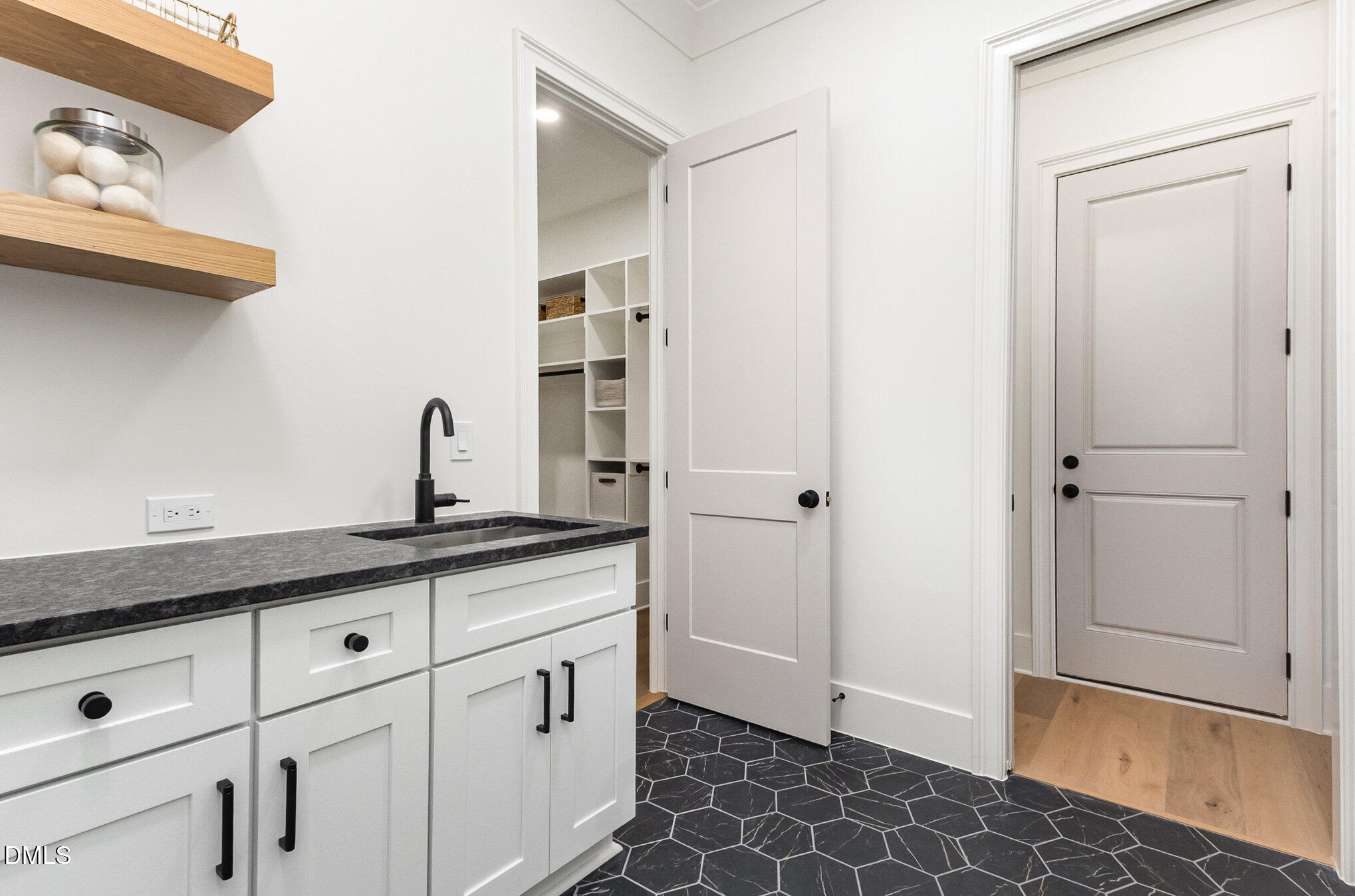 3709 Joyful Creek Trail Property Photo 32