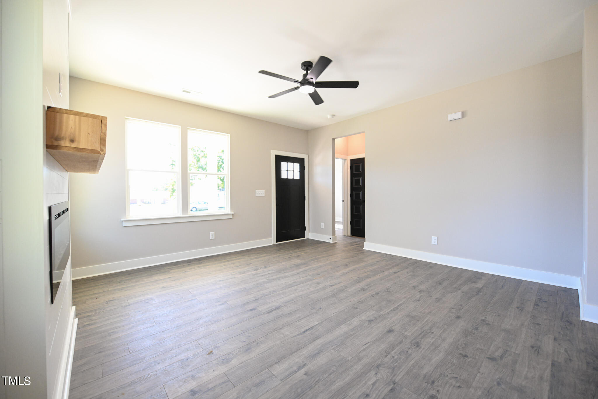151 E Washington Street Property Photo 7