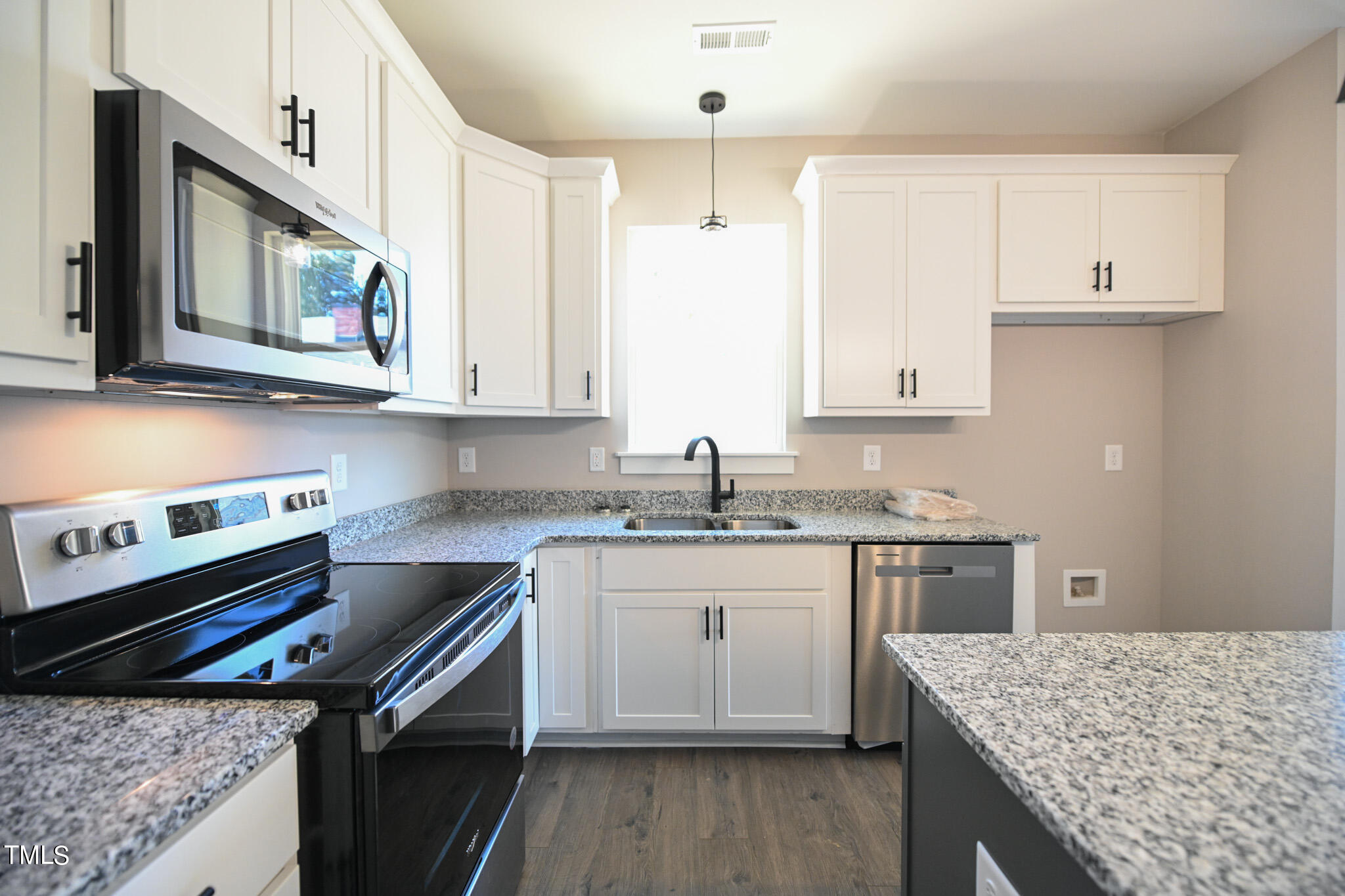 151 E Washington Street Property Photo 14
