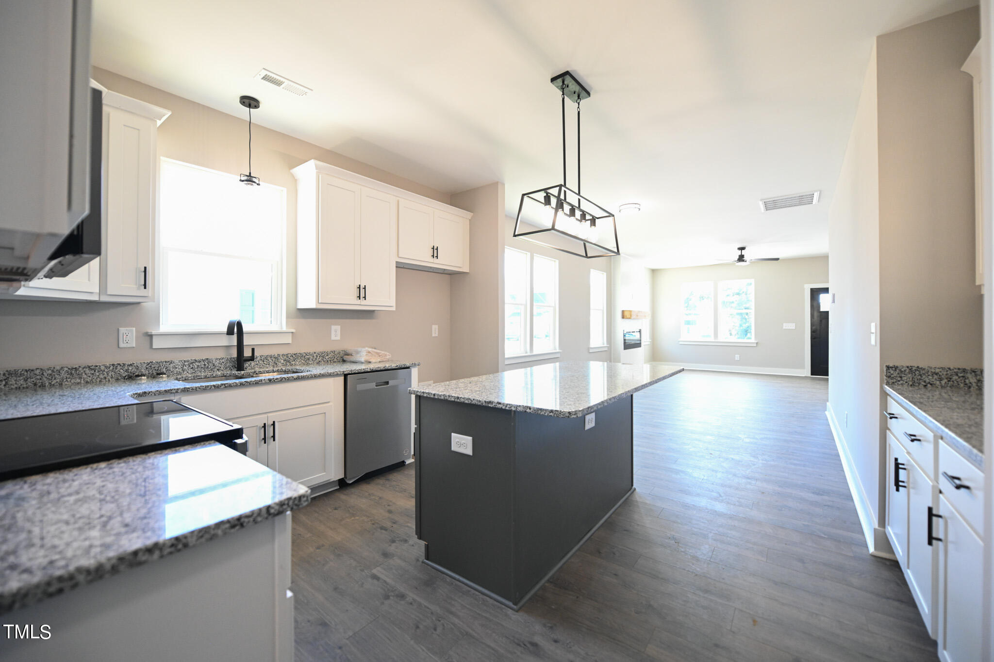 151 E Washington Street Property Photo 16