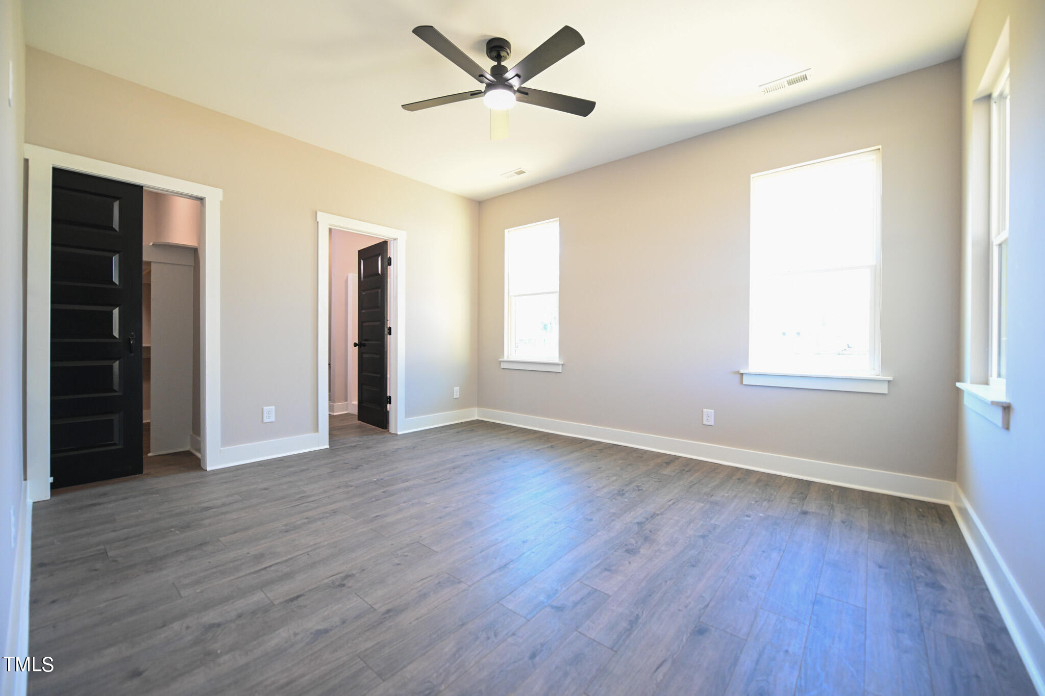 151 E Washington Street Property Photo 18