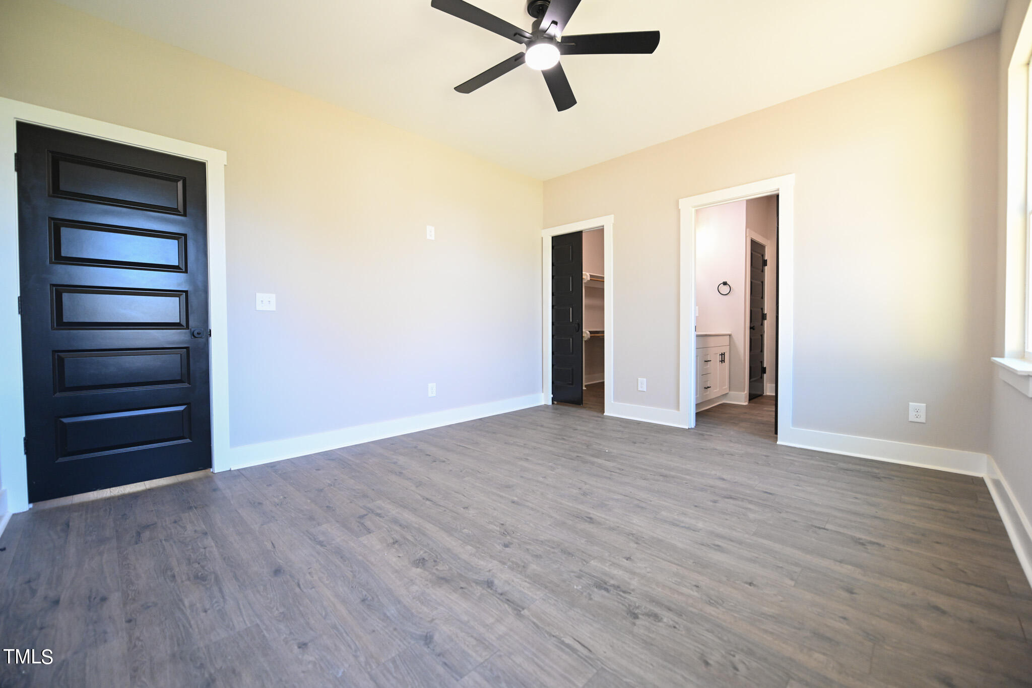 151 E Washington Street Property Photo 20