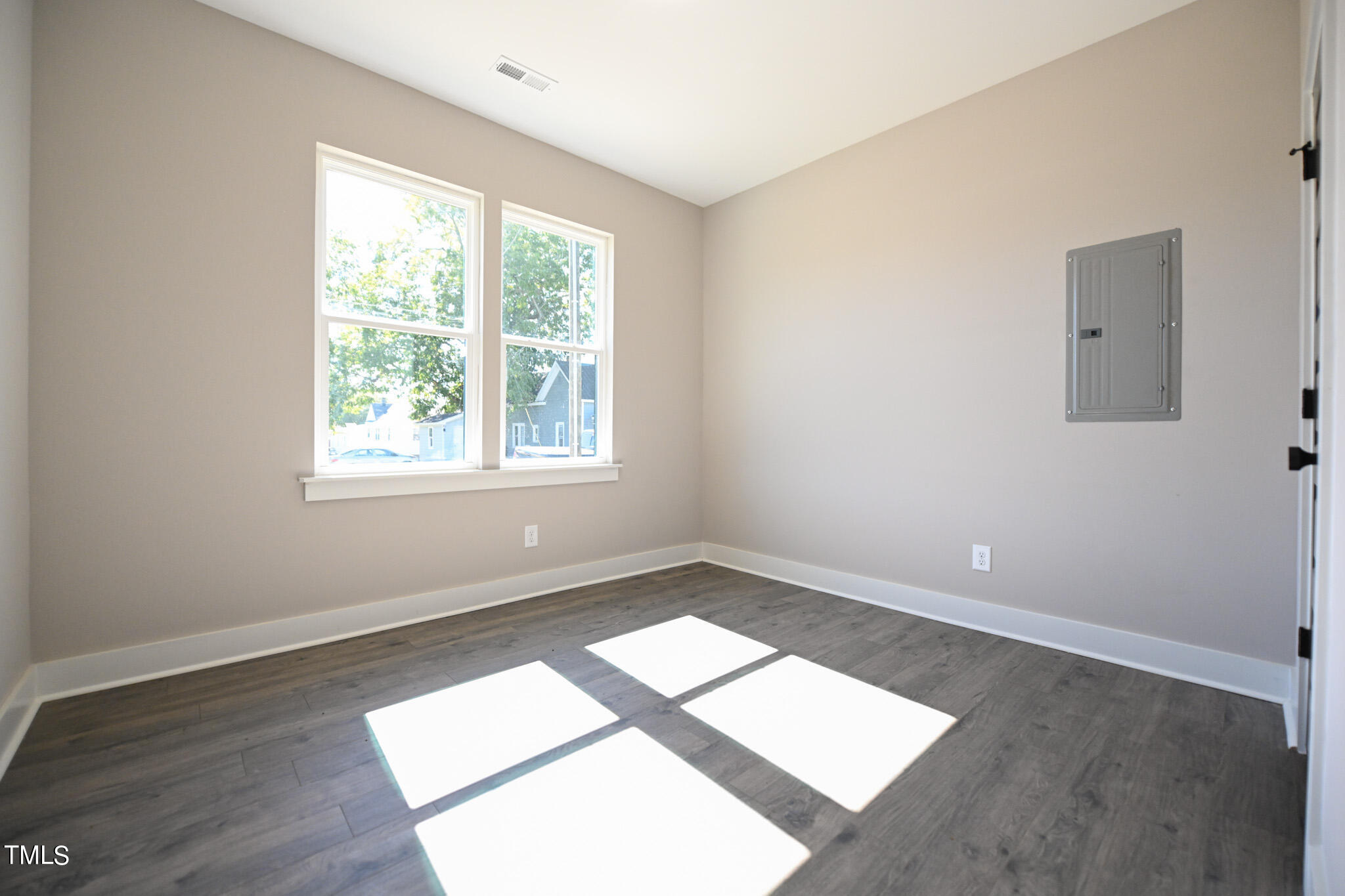 151 E Washington Street Property Photo 24