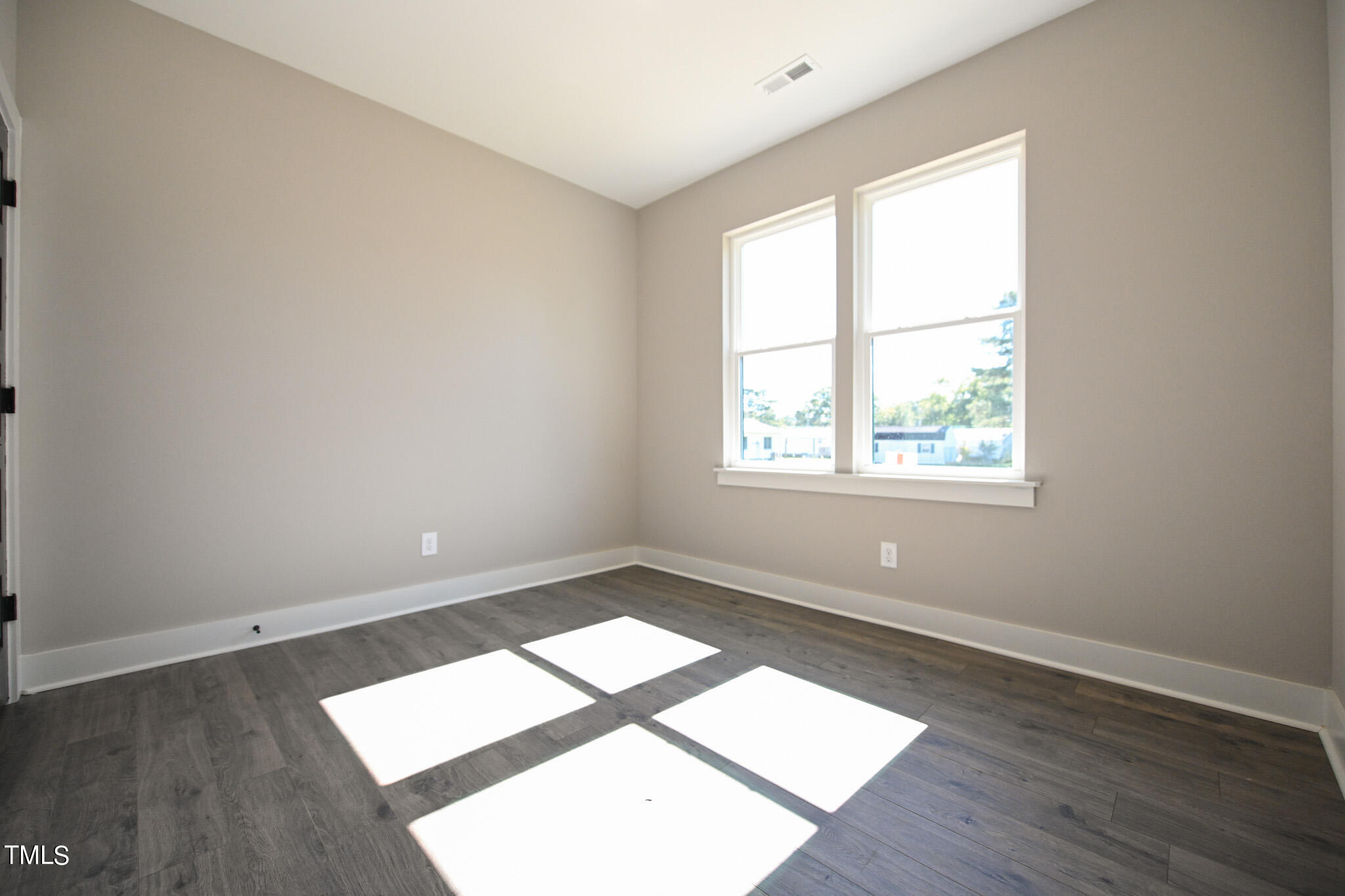 151 E Washington Street Property Photo 25