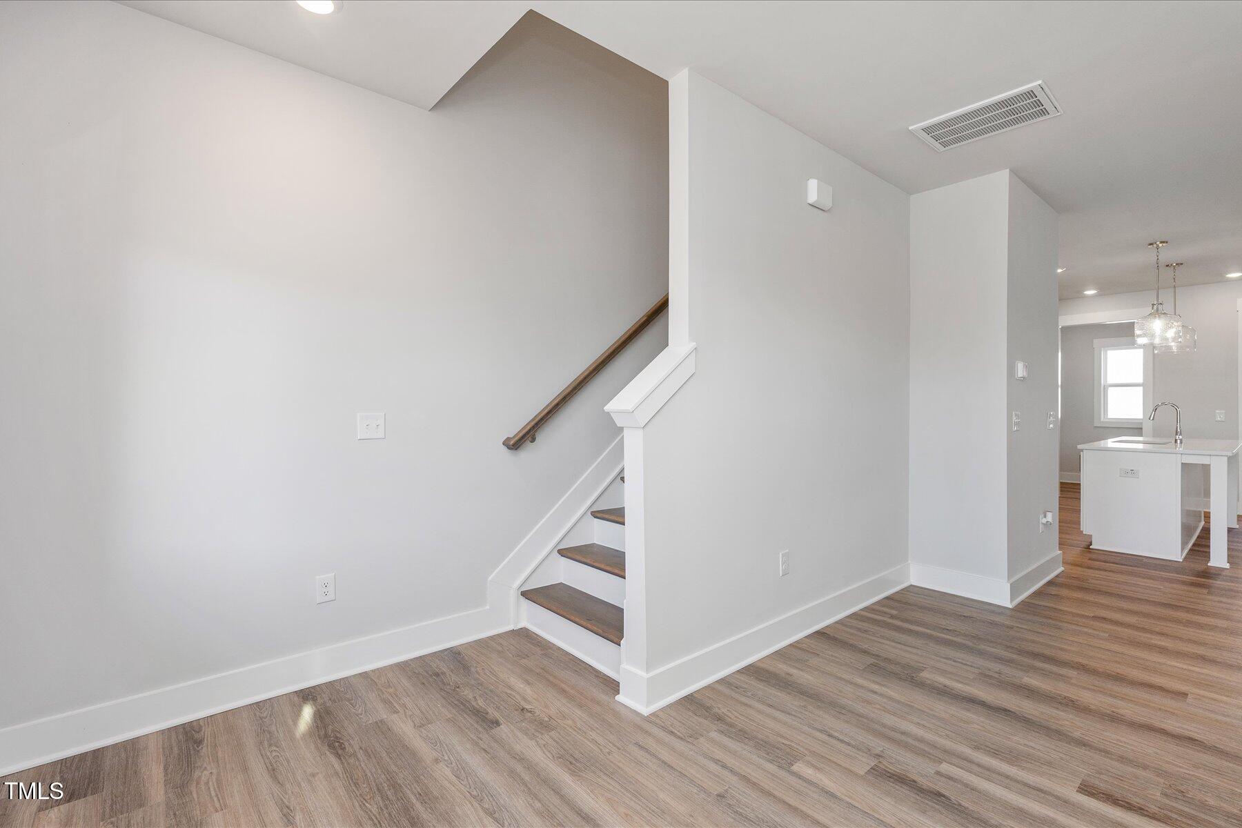912 Allen Park Drive Property Photo 3