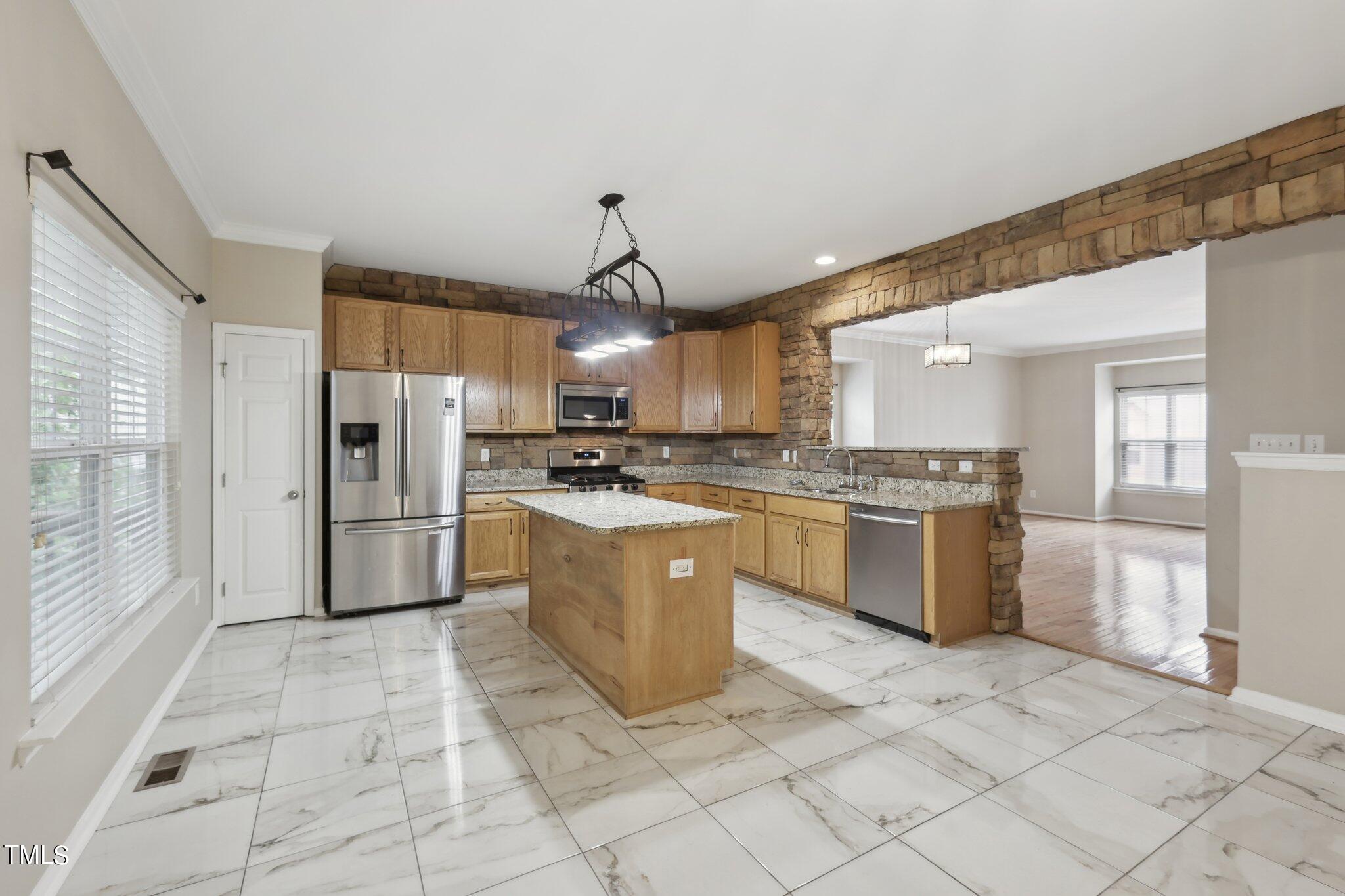 11817 Canemount Street Property Photo 9
